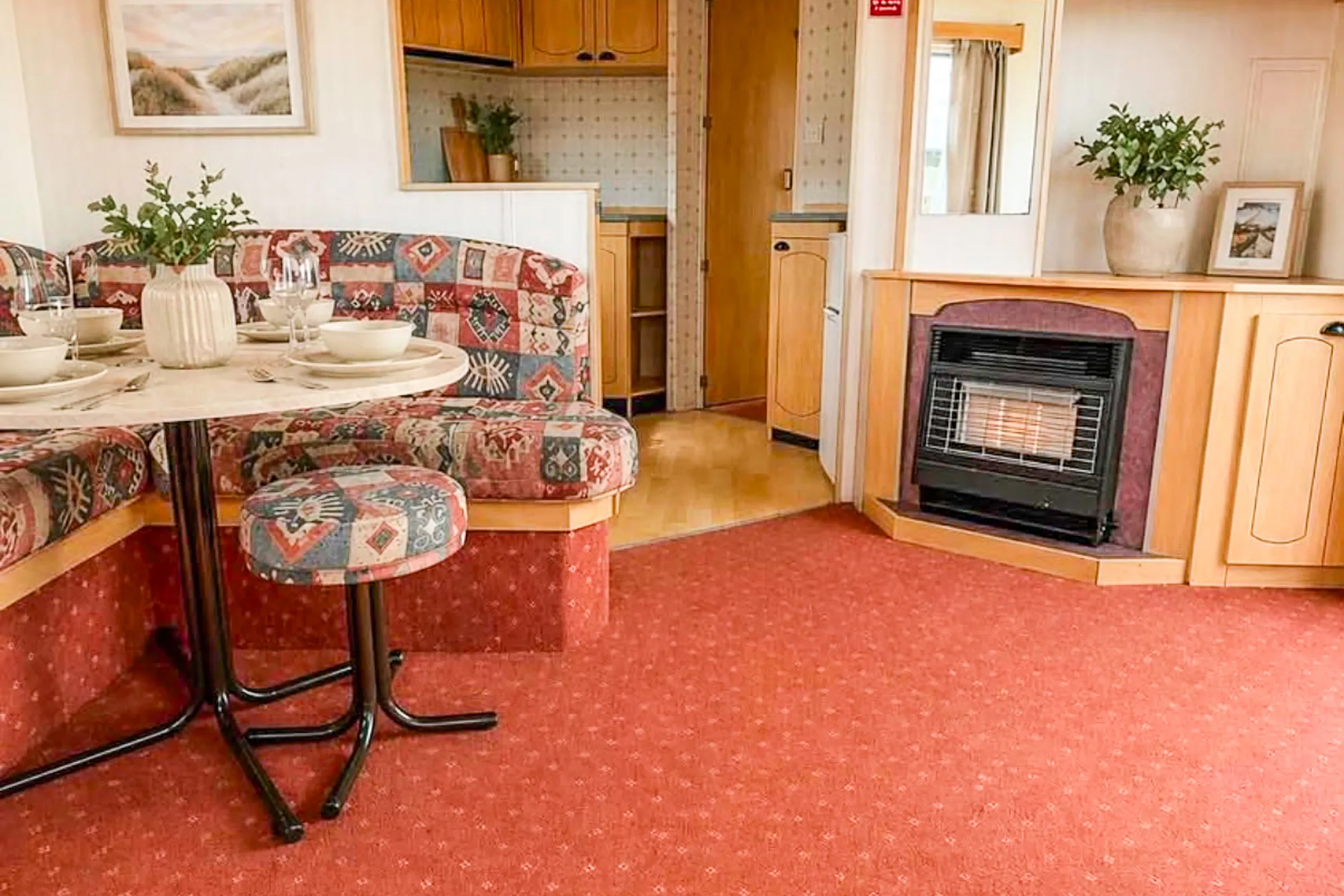 2002 ABI Lincolnshire Lounge Dining Area