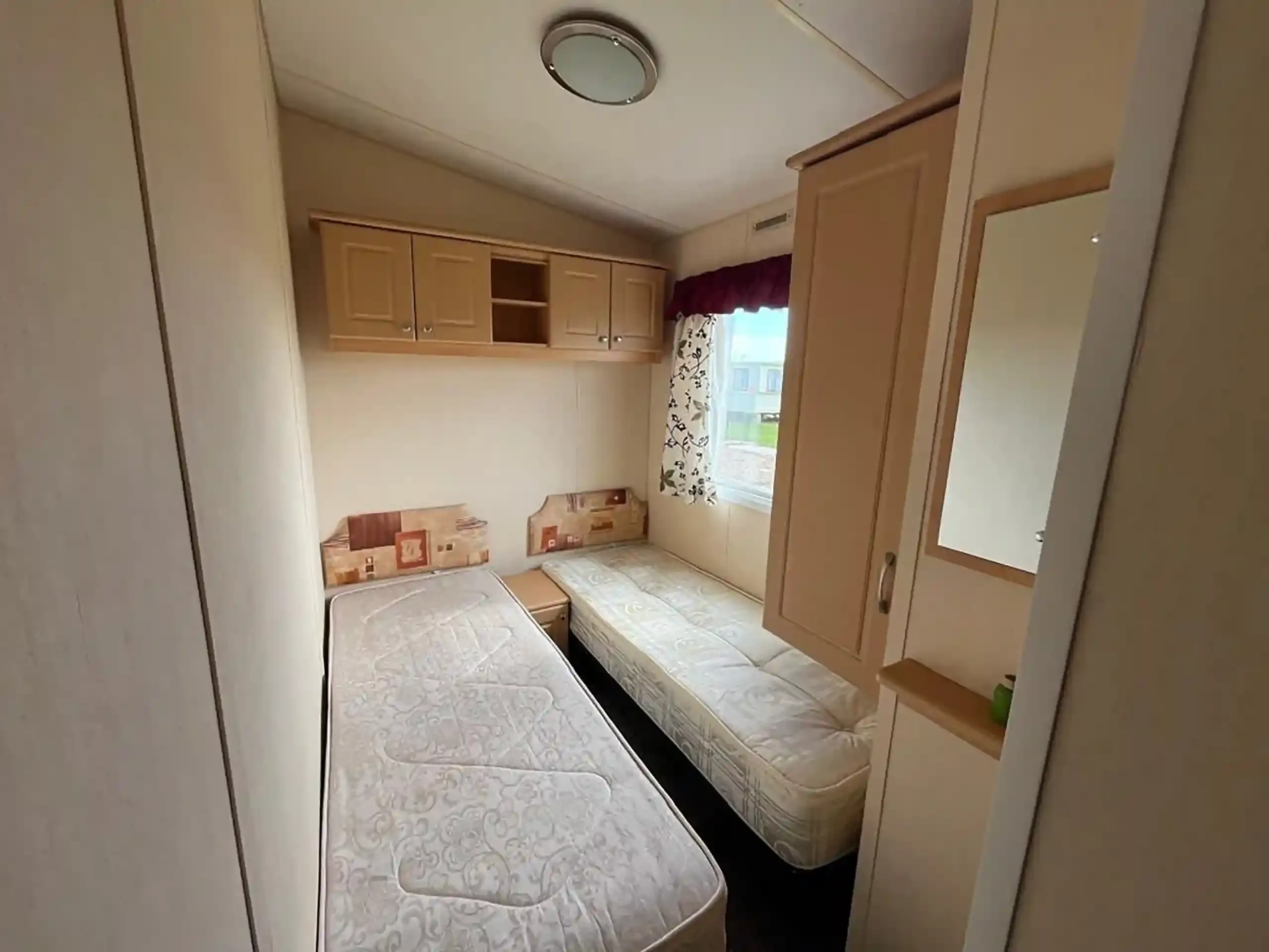 2007 ABI Focus 2 bed twin room