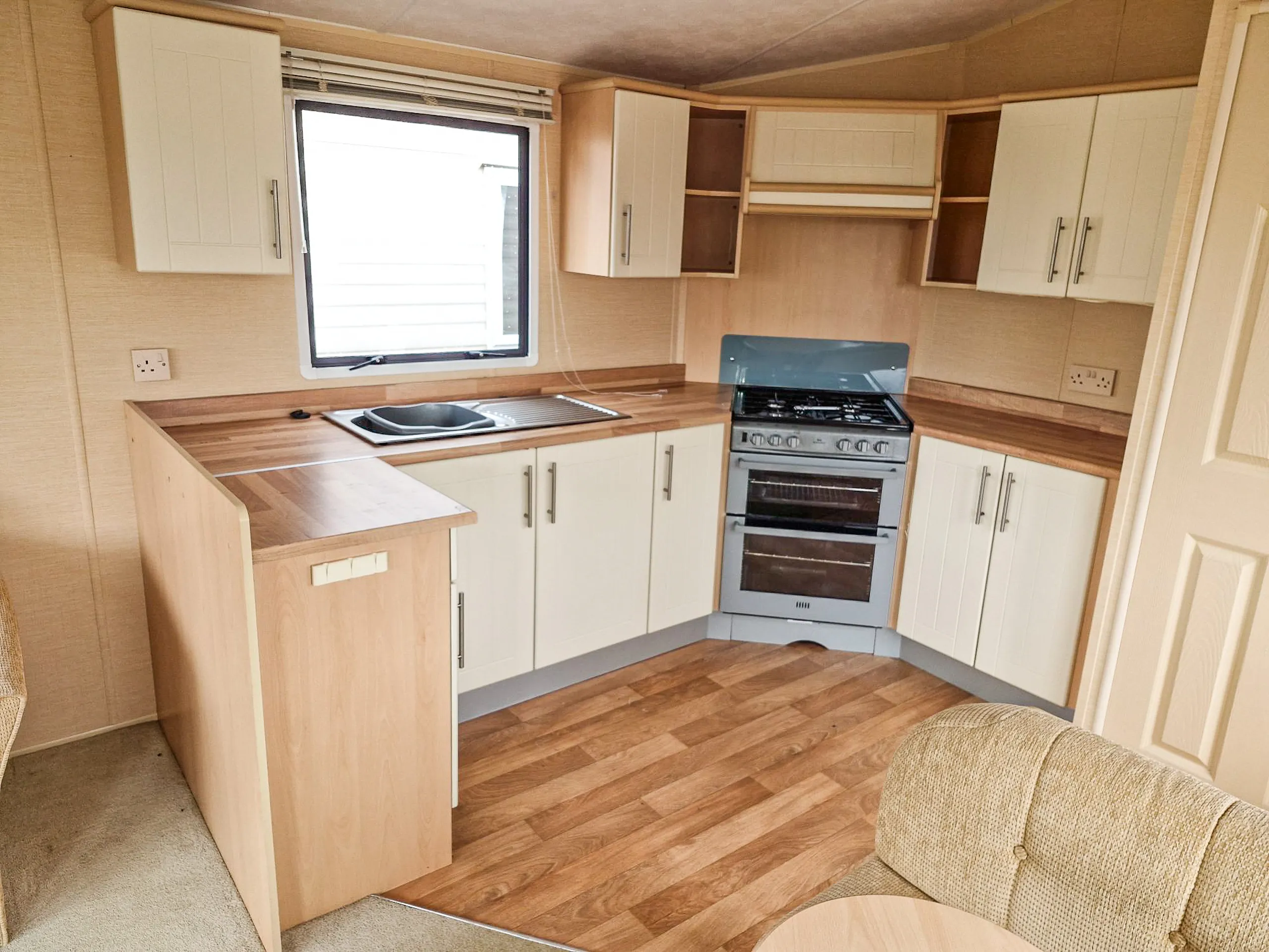 2009 Willerby Savoy Fitted Kitchen