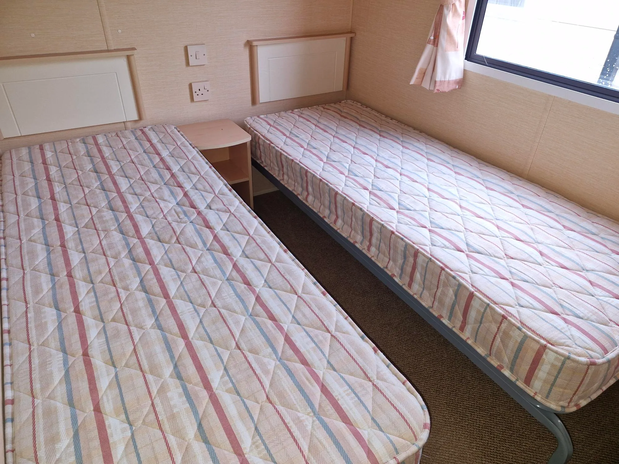 willerby savoy twin bedroom