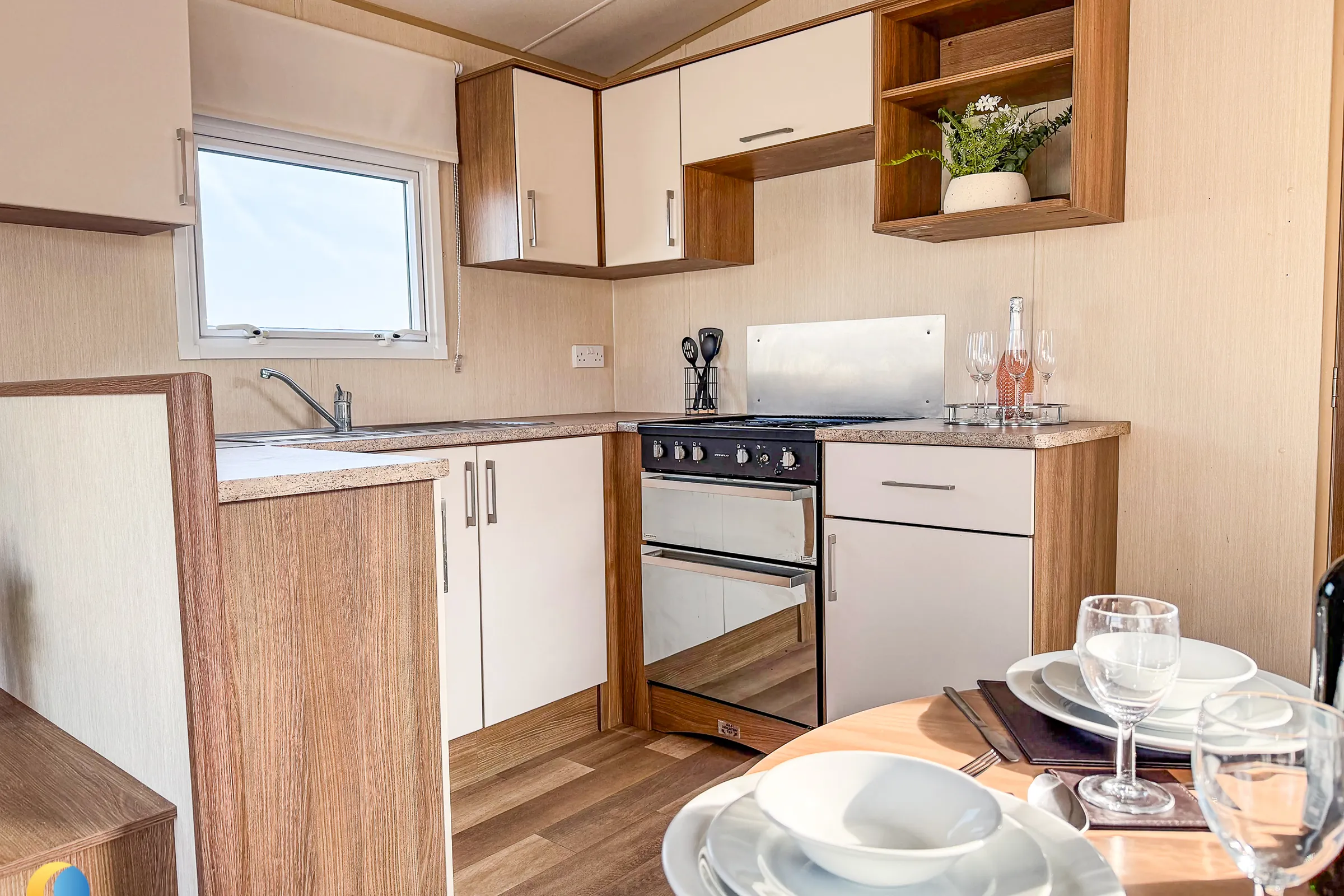 2015 ABI Summerbreeze Fitted Kitchen