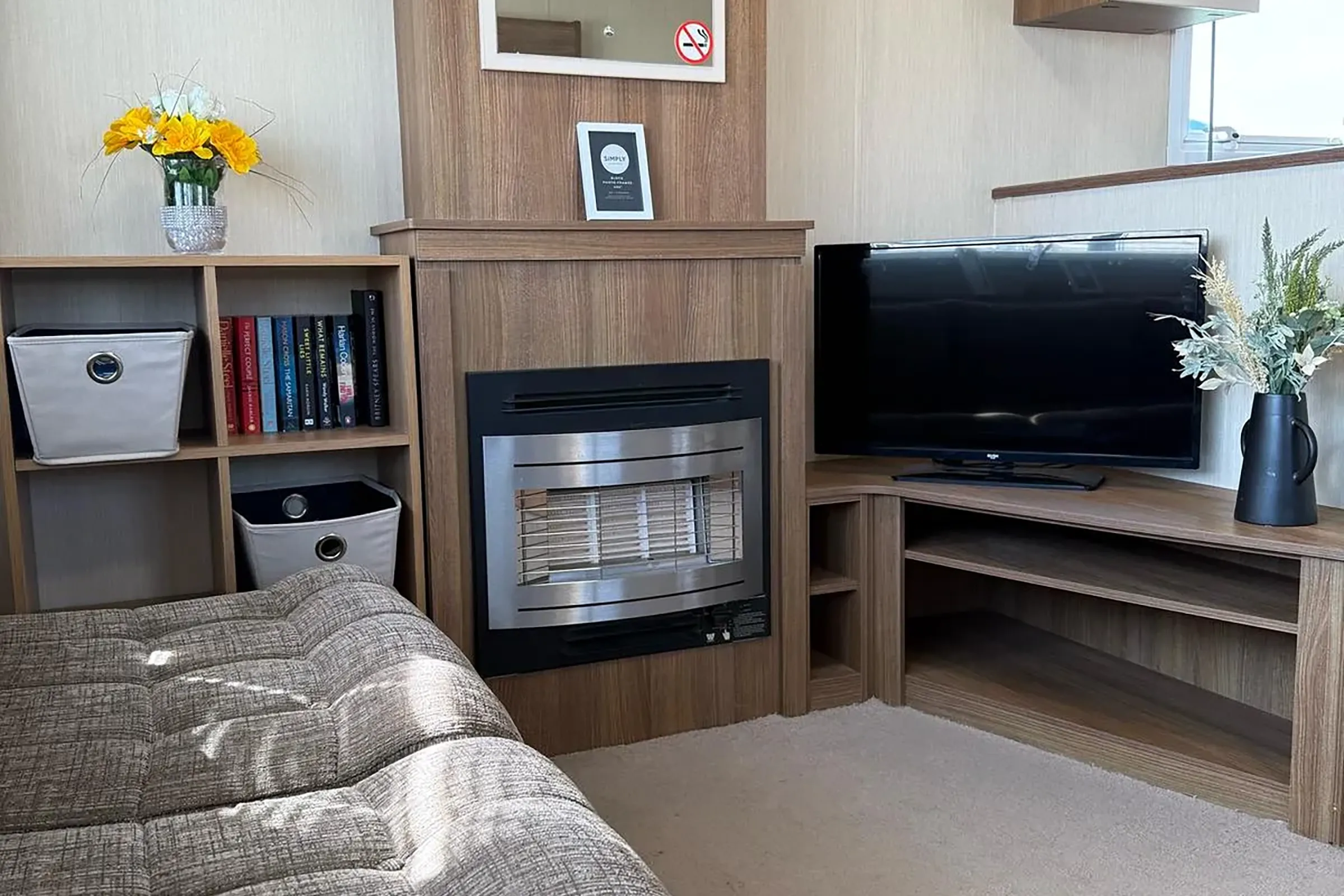 2017 ABI Summerbreeze Lounge Seating Area