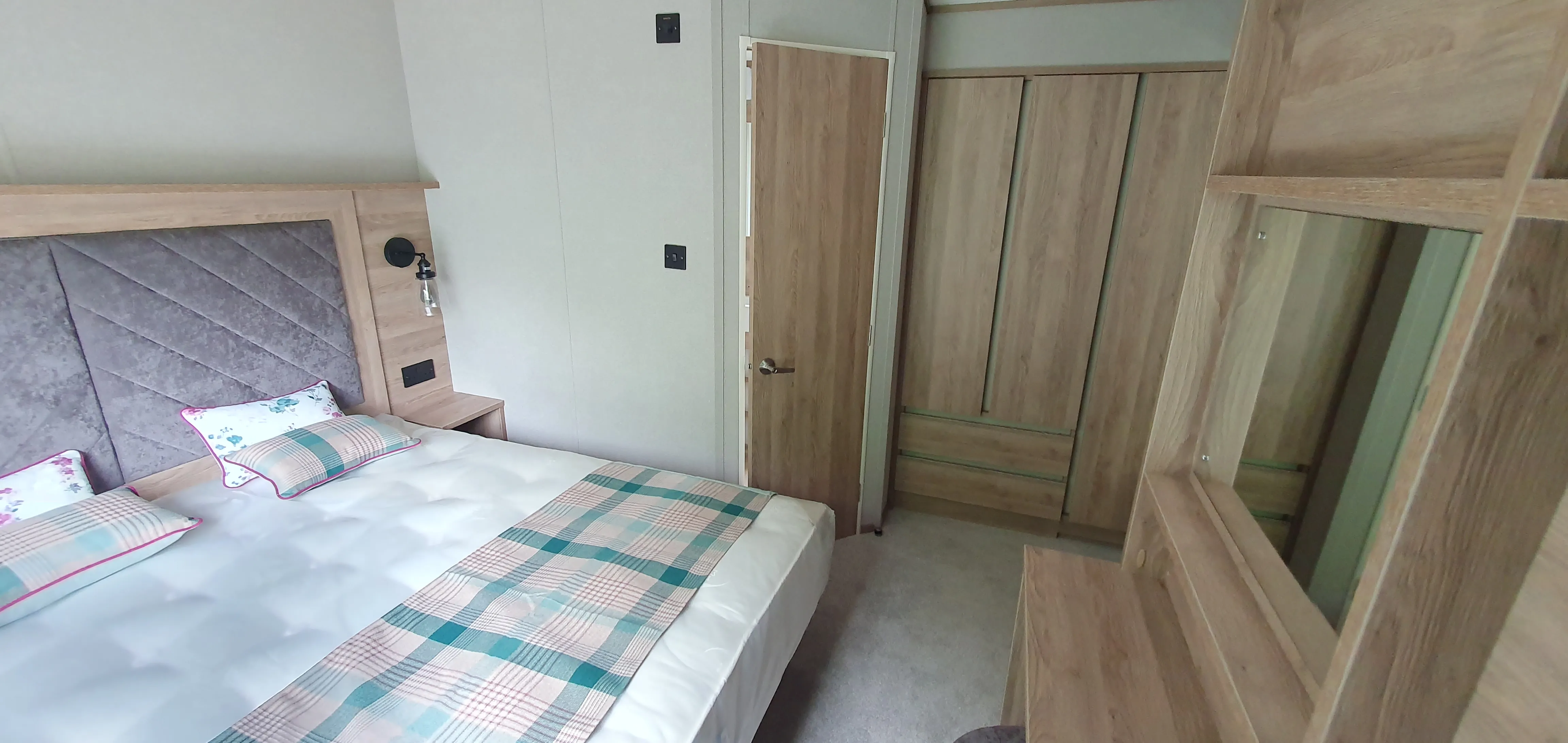 ABI INGLETON 2023 40x12x2bedroom main bedroom 
