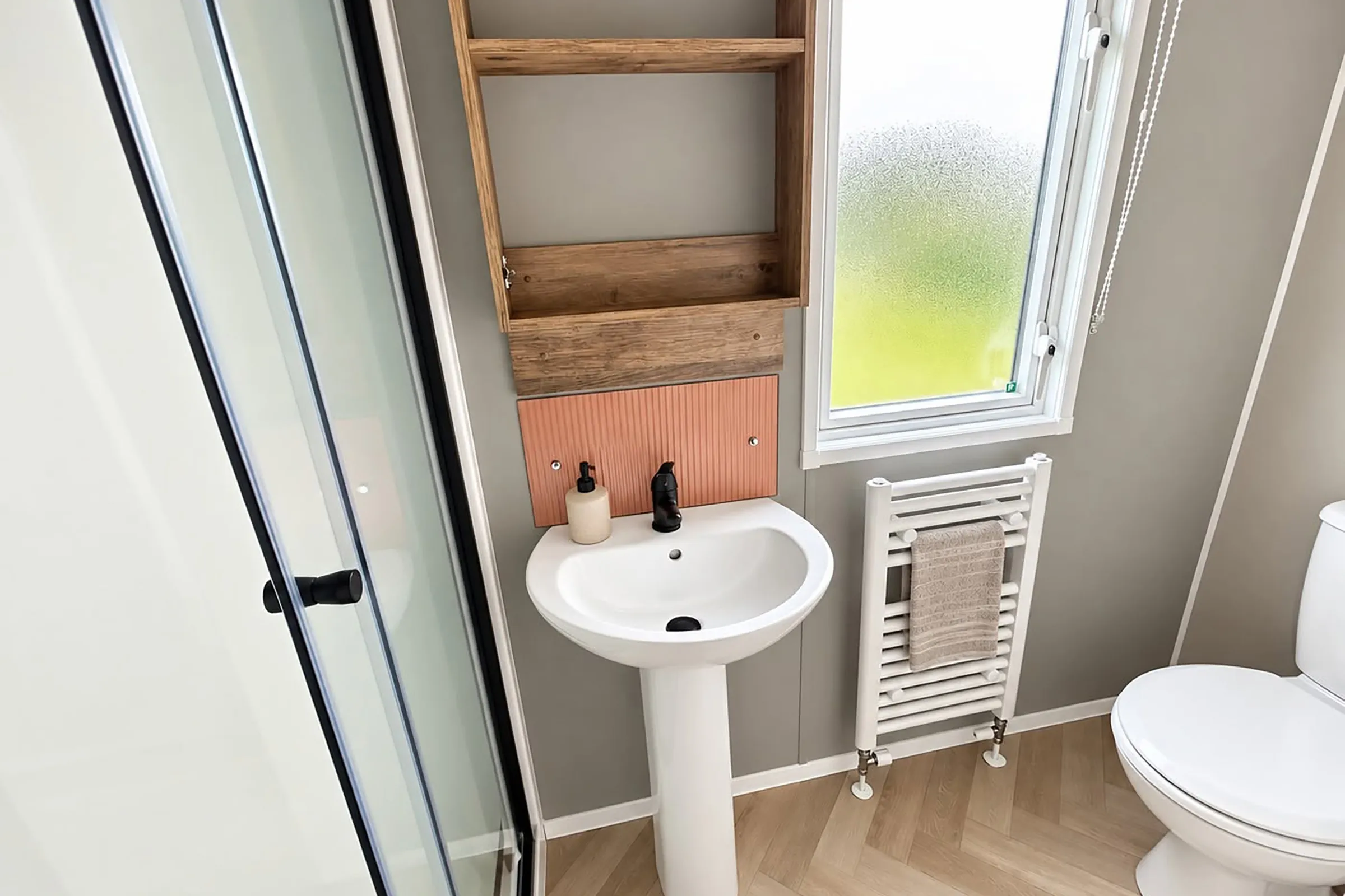 2027 Willerby Leven Coastfields shower room