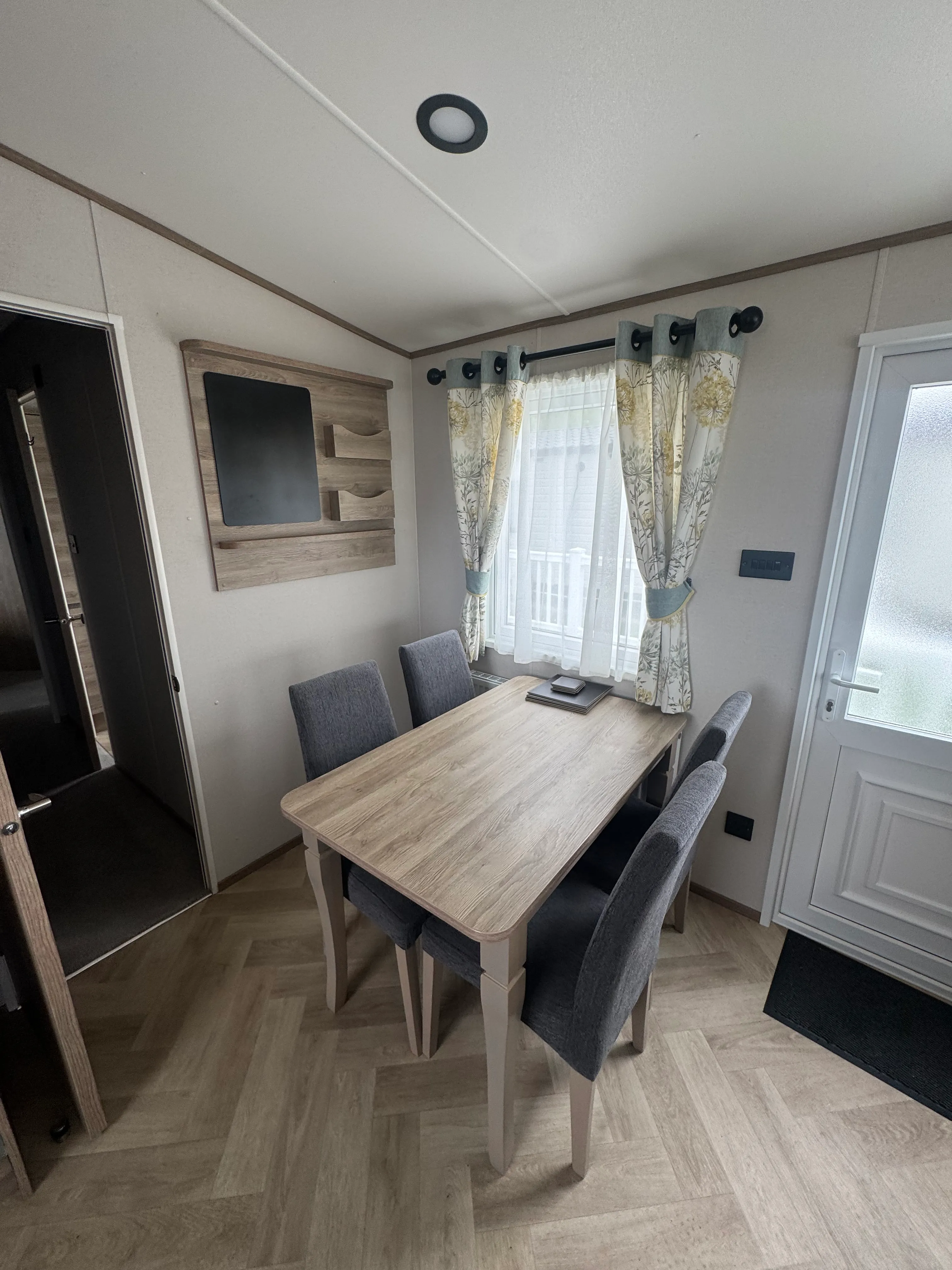 ABI INGLETON 2023 40x12x2bedroom  dinning room 