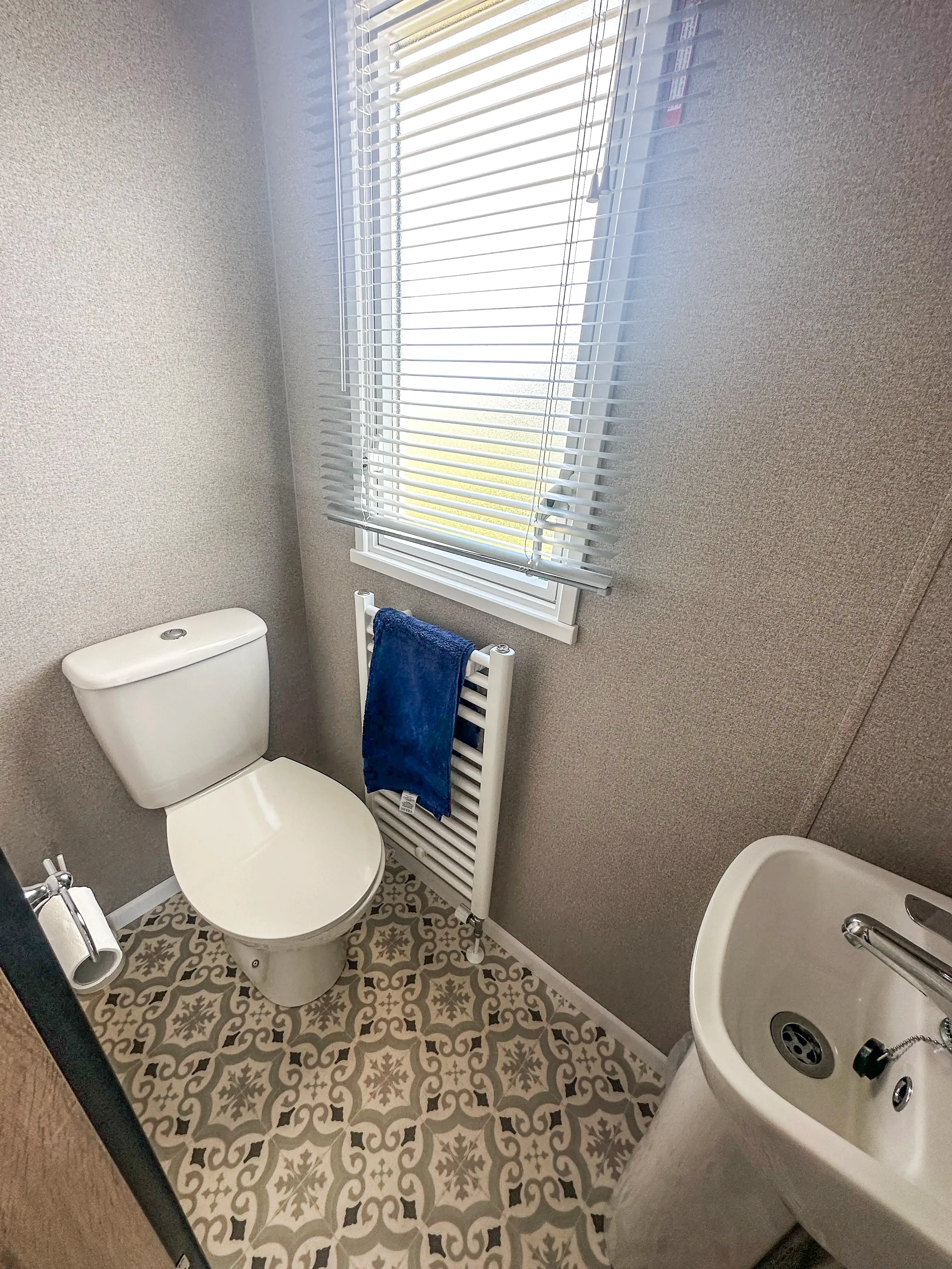 secondary bathroom on this 2026 ABI Seaspray for sale at Coastfields on the Lincolnshire Coast