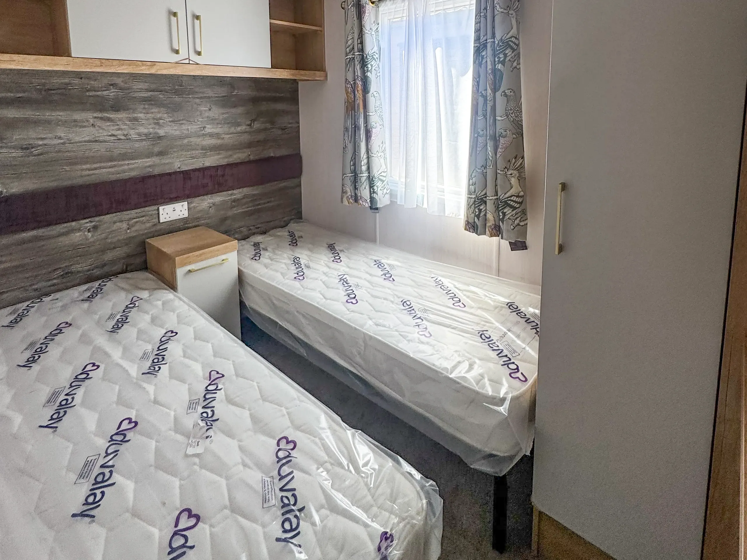 Twin bedroom in the 2026 Swift Bordeaux holiday home