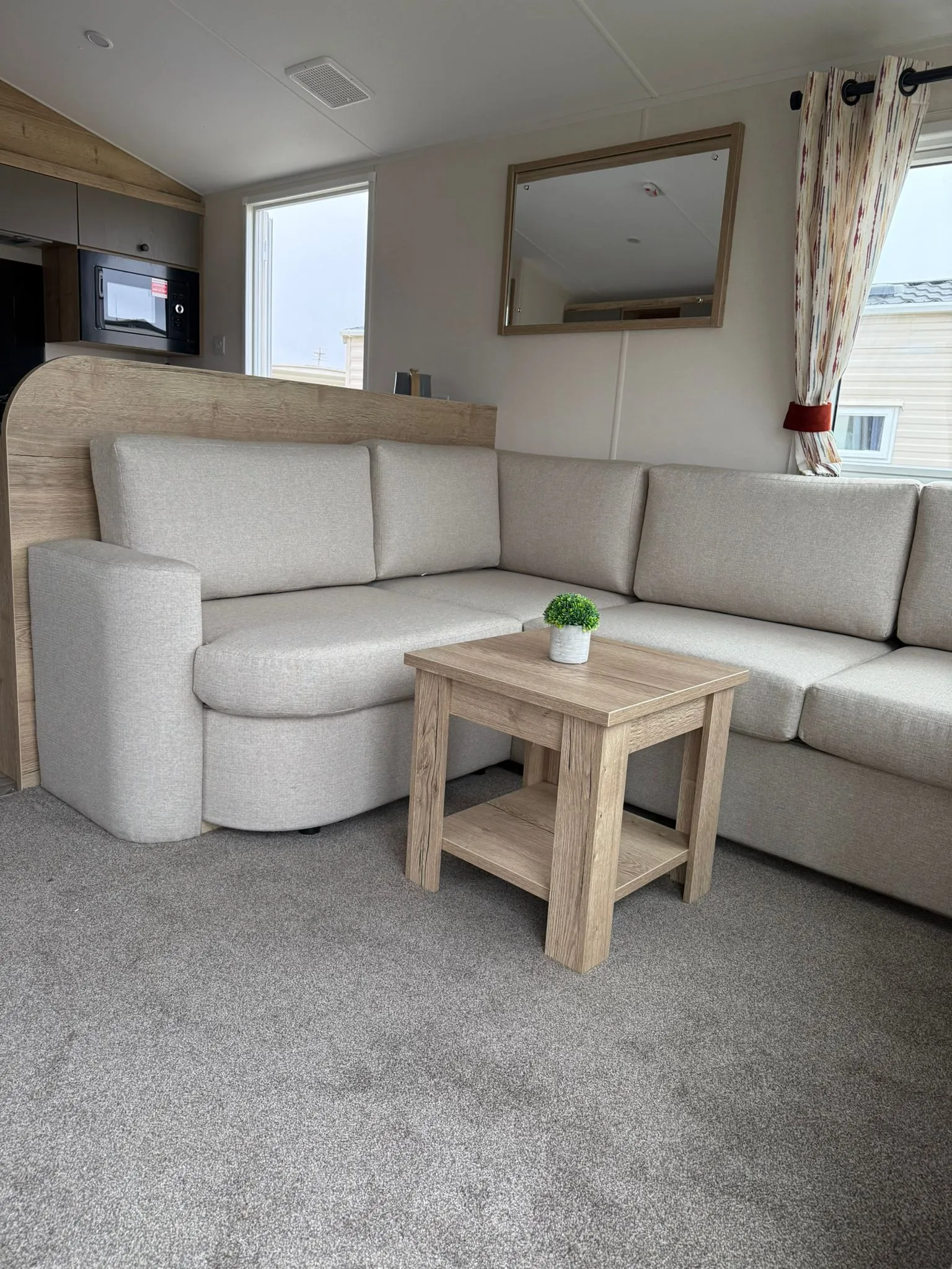 Lounge 2 