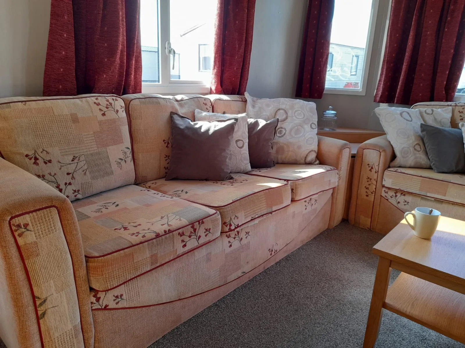 Lounge 2 