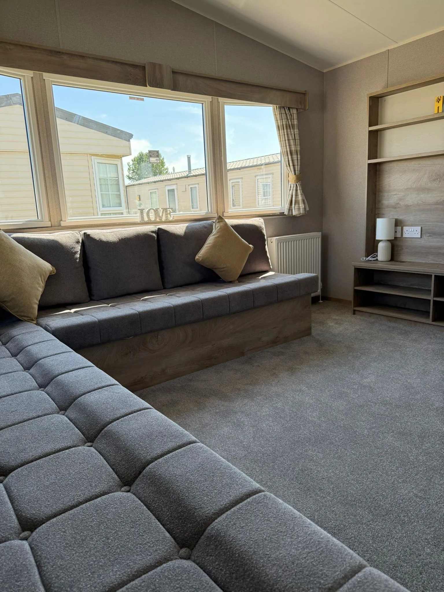 Lounge 2 