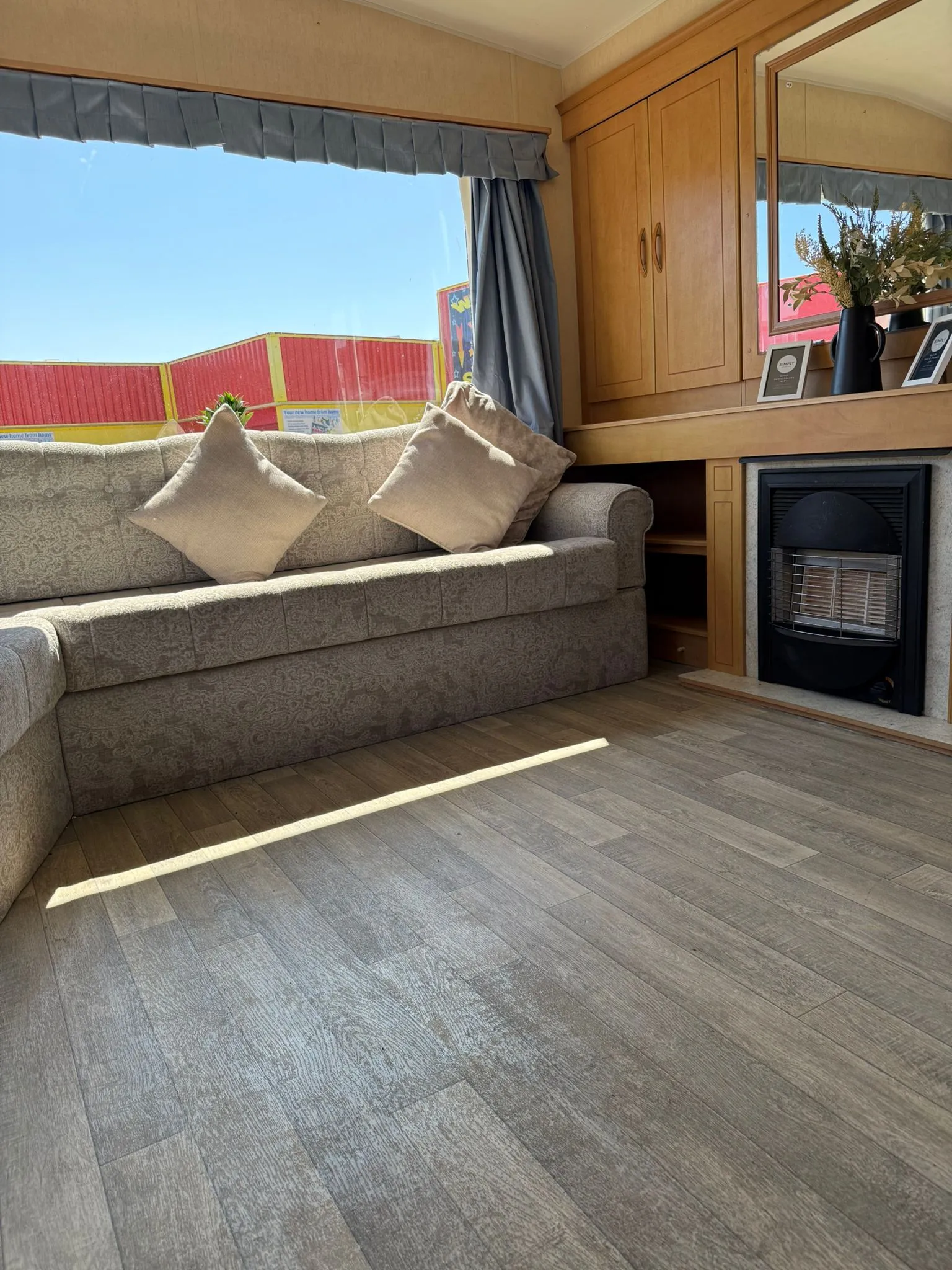 Lounge 3 