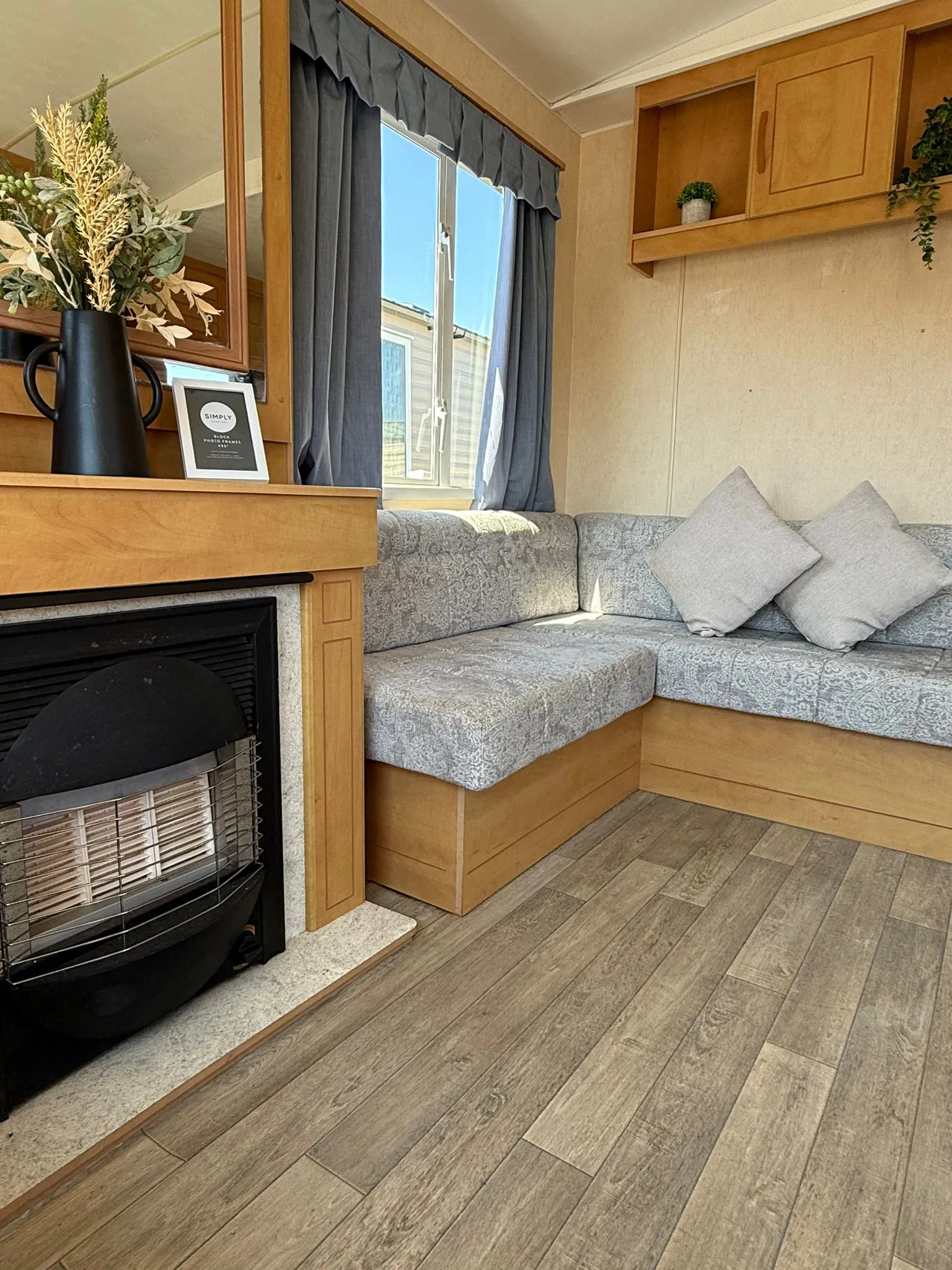 Lounge 2 