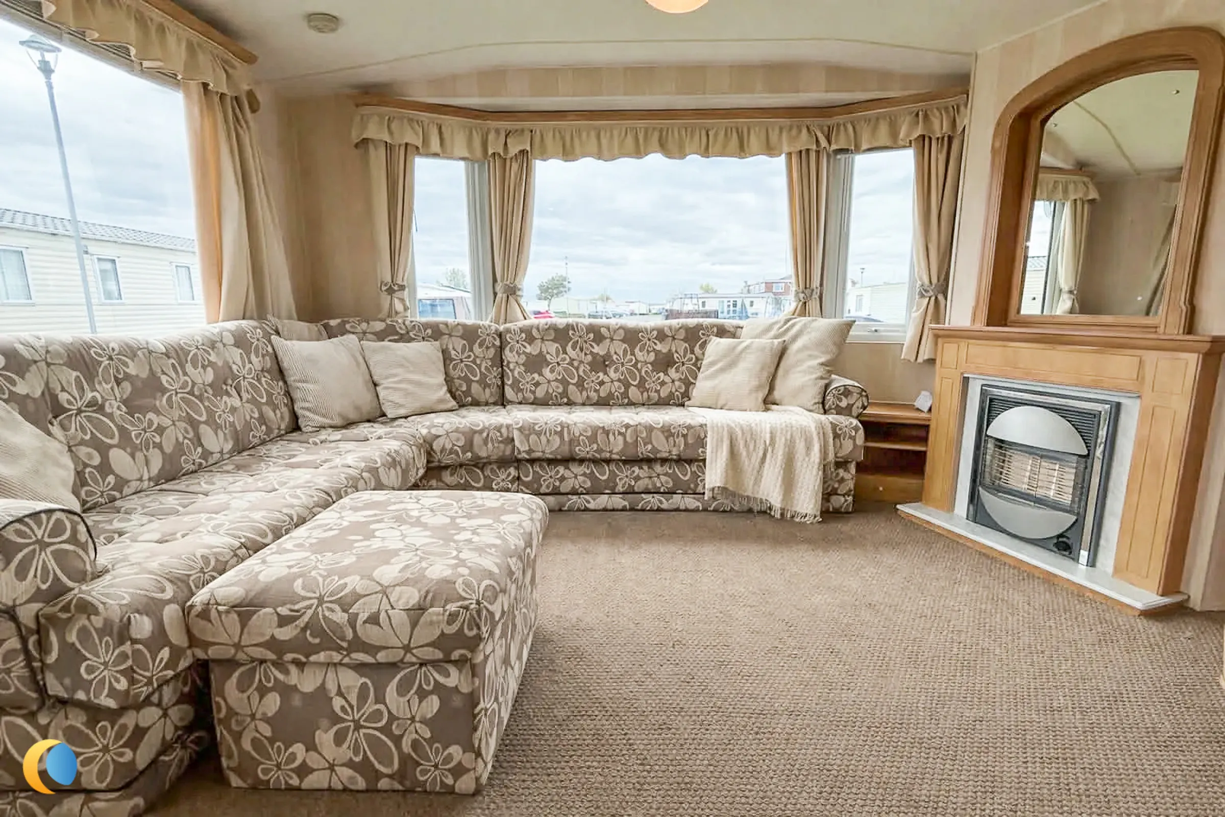 Coastfields 2004 Atlas Everglade lounge with comfortable wraparound seating