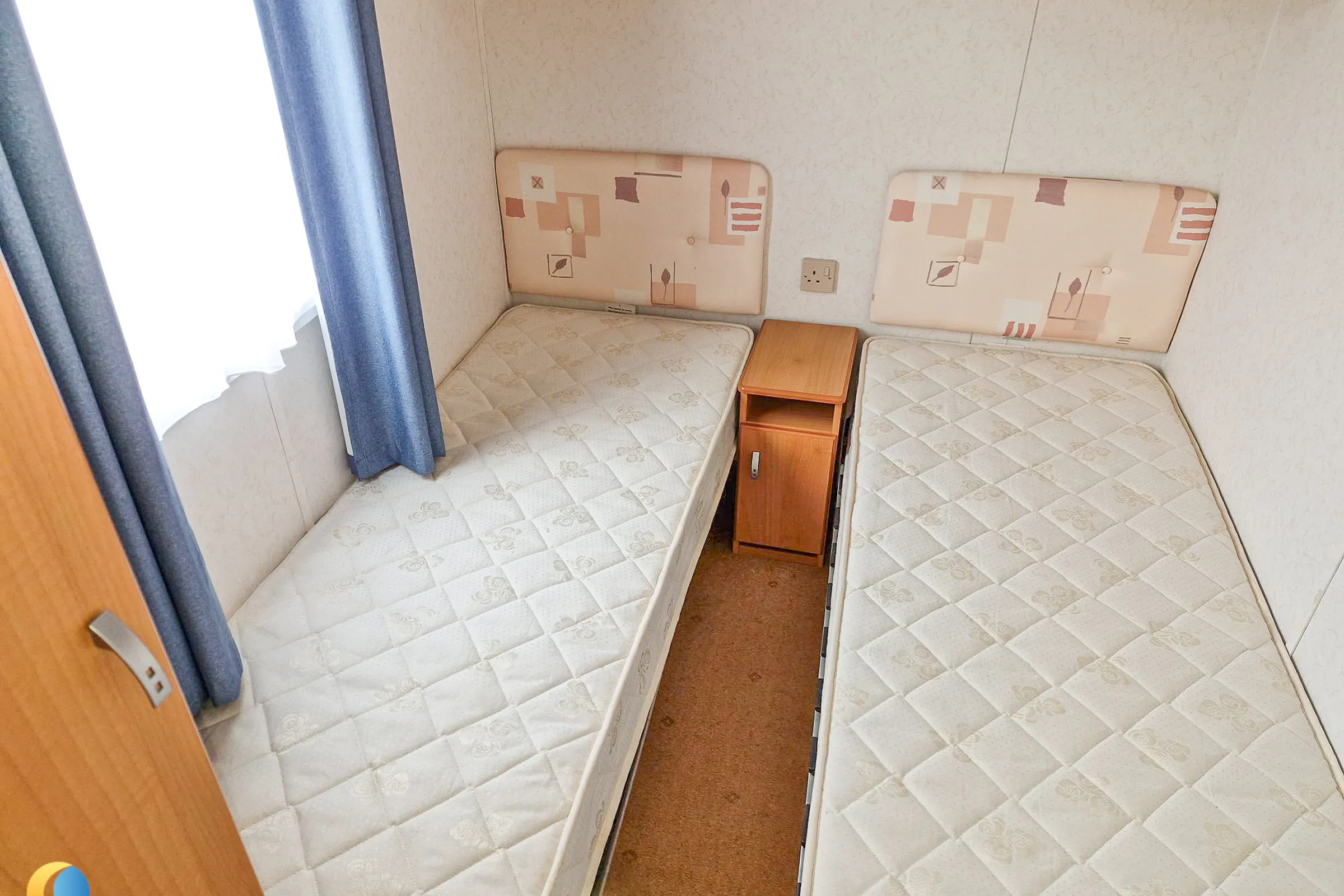 Coastfields 2007 Carnaby Dovedale twin bedroom with storage