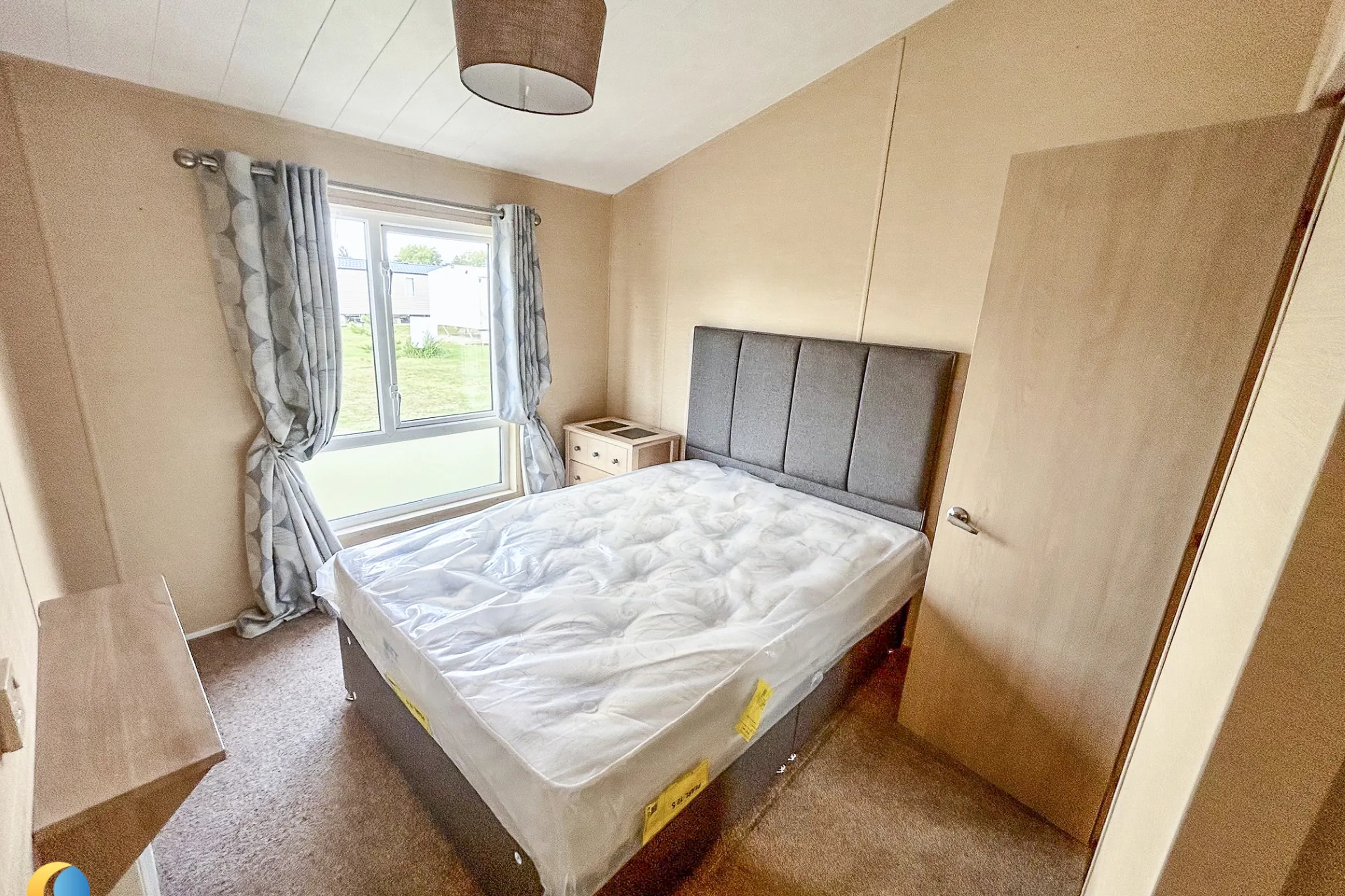 Coastfields 2010 Willerby Boston spacious main bedroom with fitted wardrobes