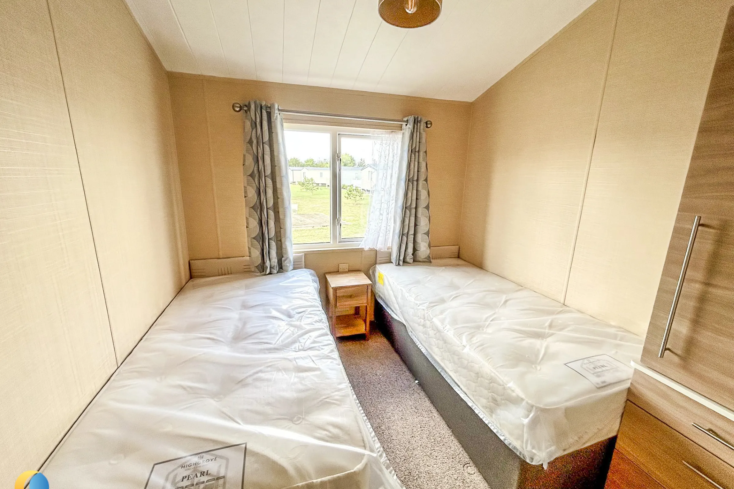 Coastfields 2010 Willerby Boston double bedroom with wardrobe storage