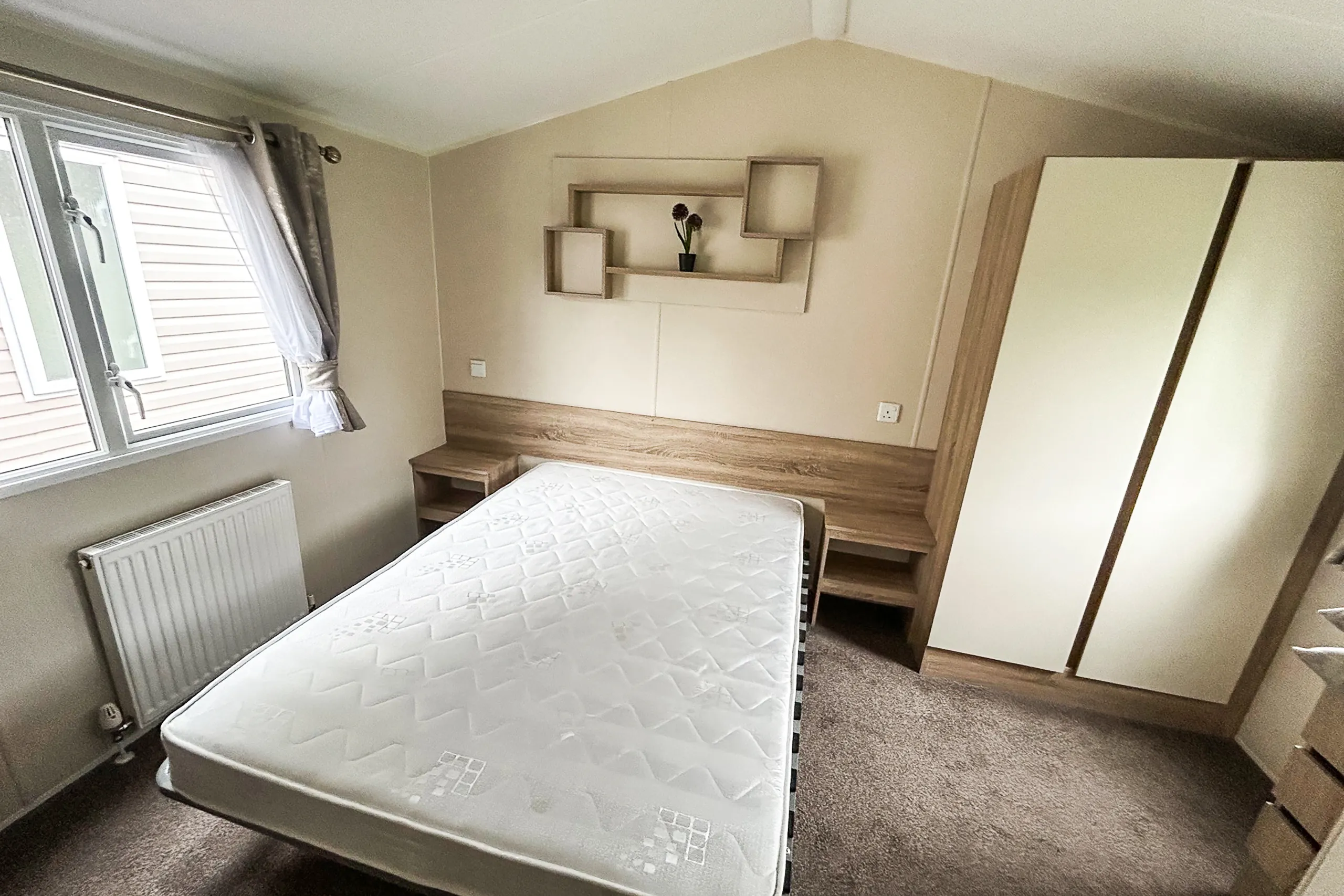 Willerby Lymington Coastfields main double bedroom