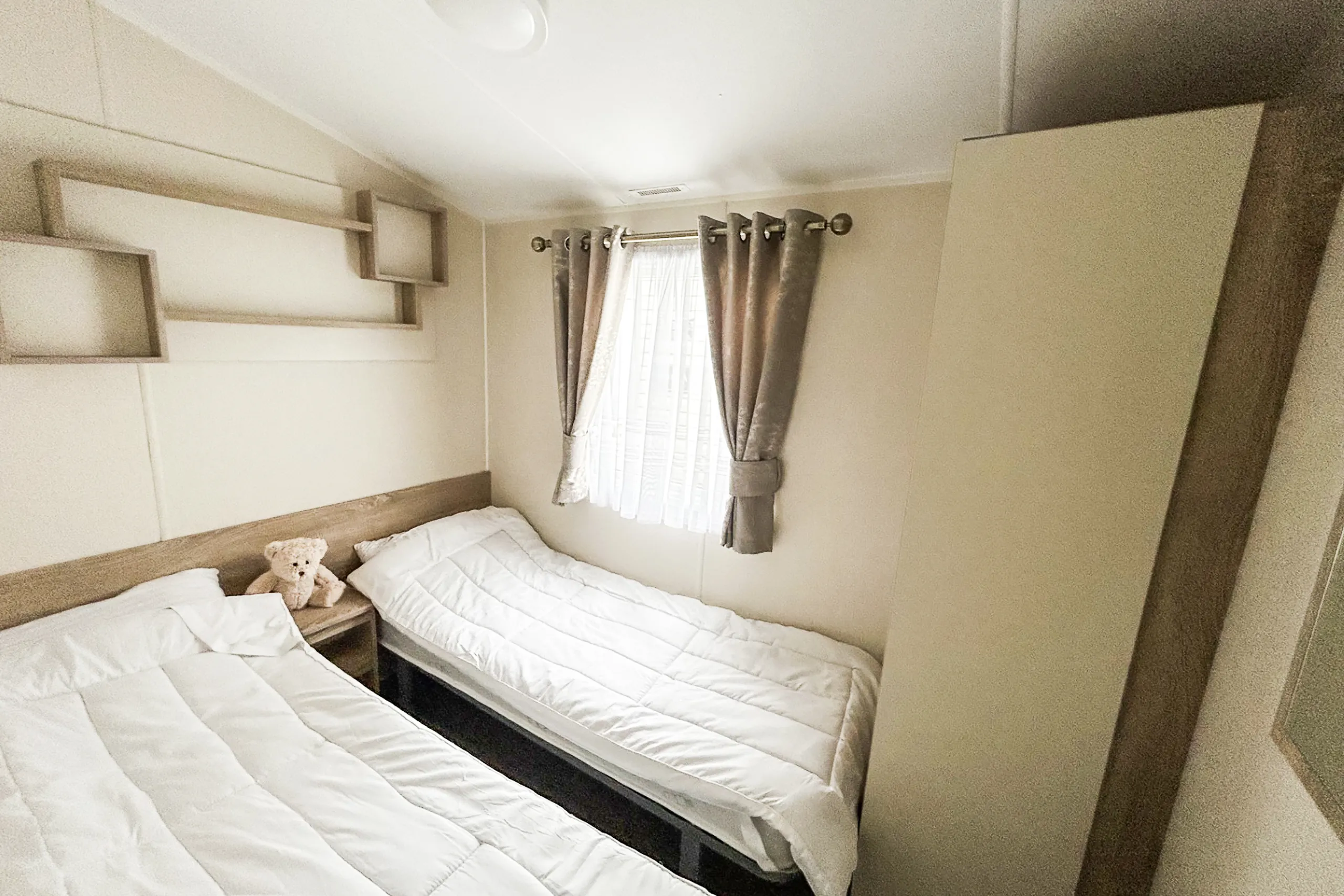 Willerby Lymington Coastfields twin bedroom