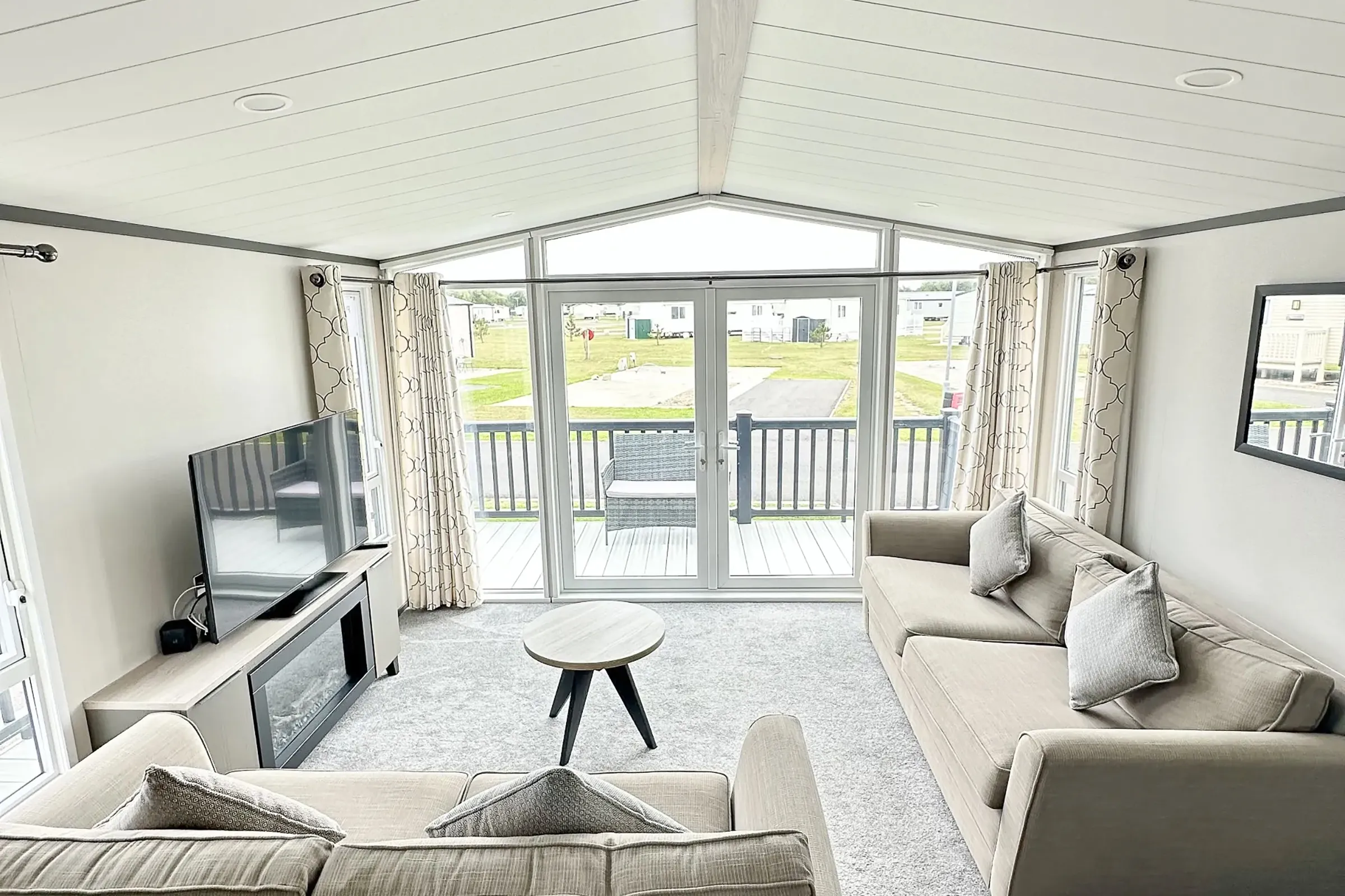 Coastfields 2023 Victory Lakewood Lodge bright open-plan lounge