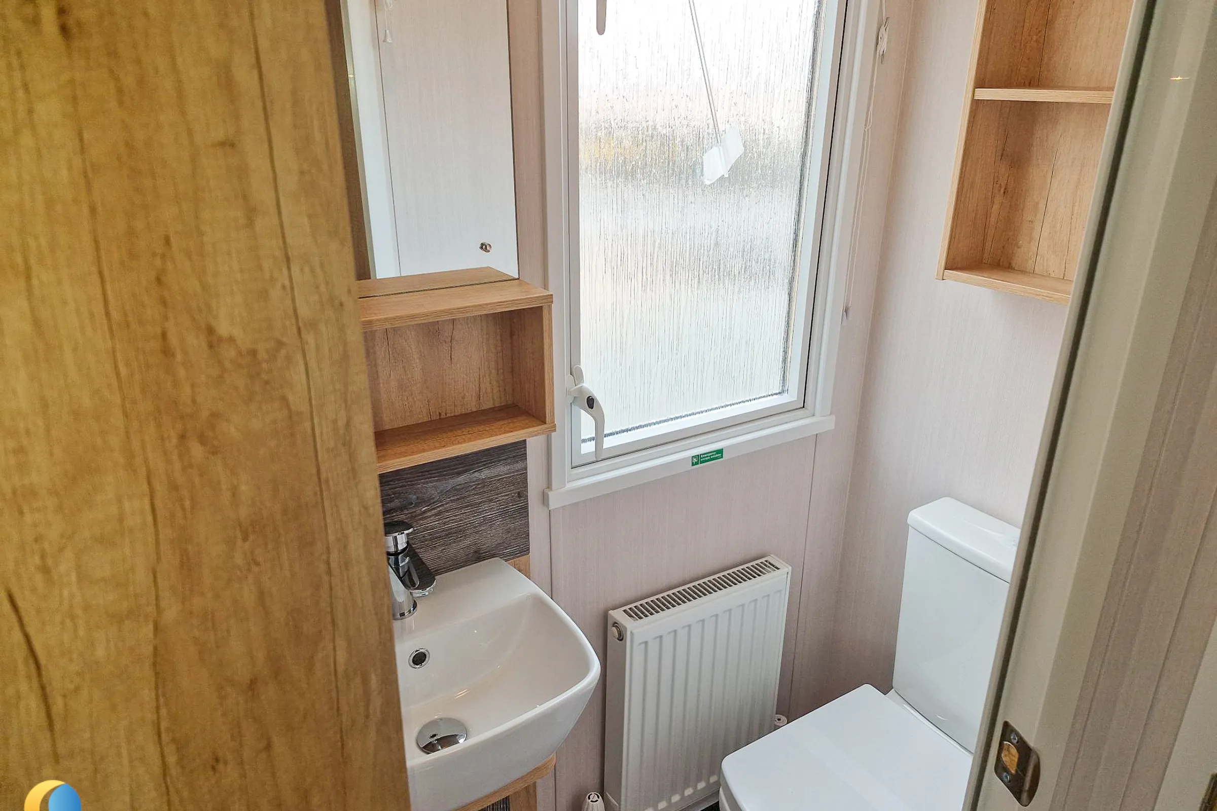 Coastfields 2026 Swift Bordeaux main bedroom en-suite bathroom