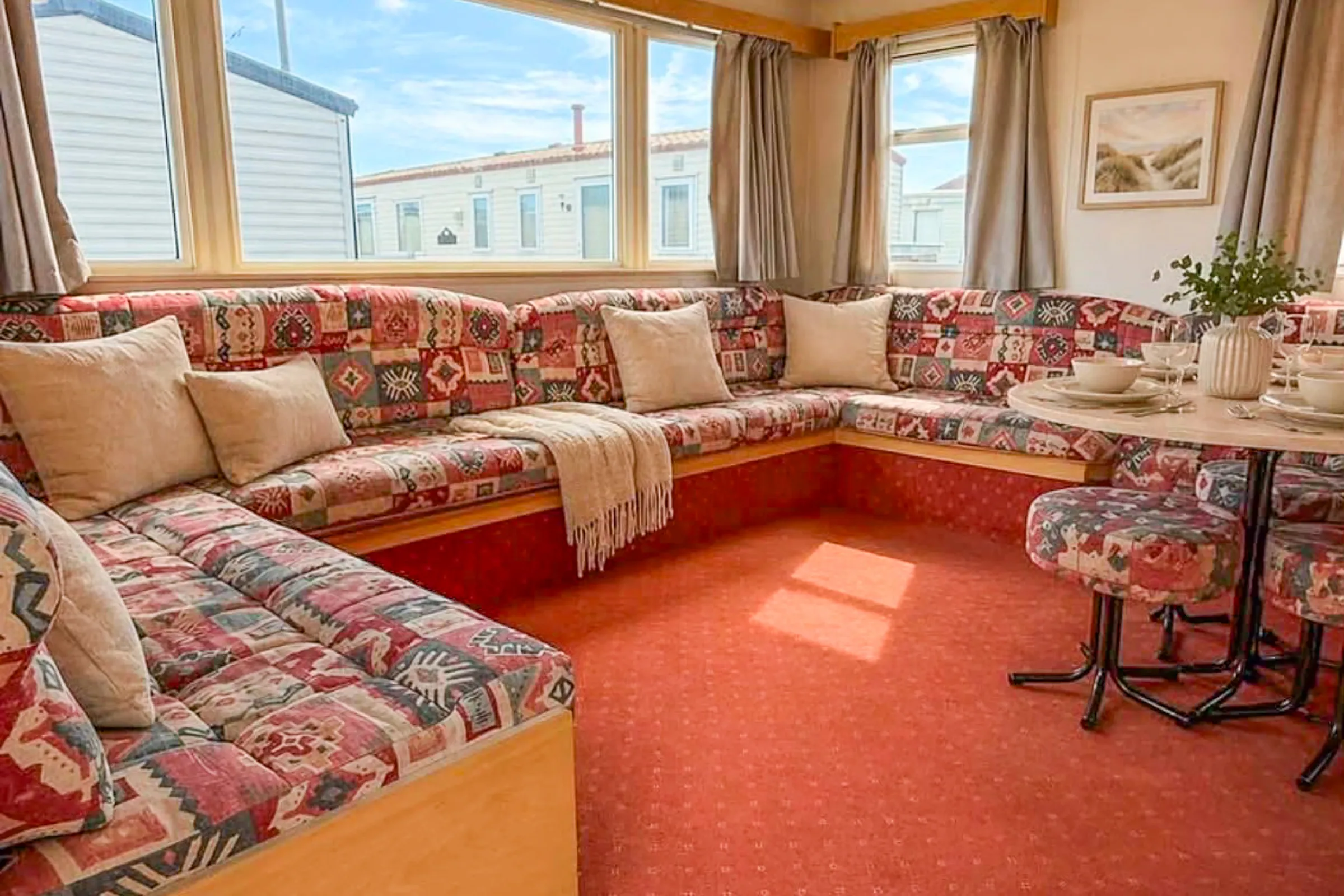 2002 ABI Lincolnshire Lounge Seating Area