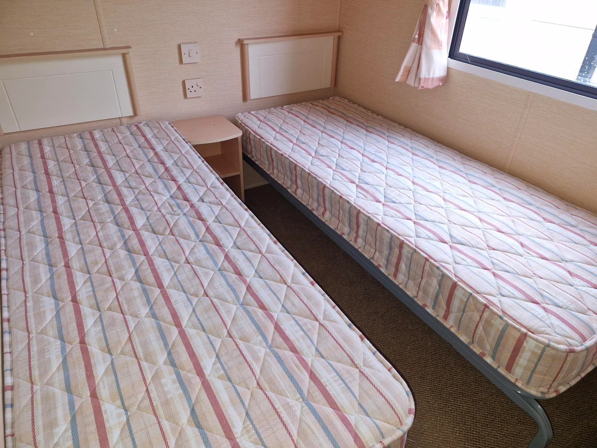 willerby savoy twin bedroom