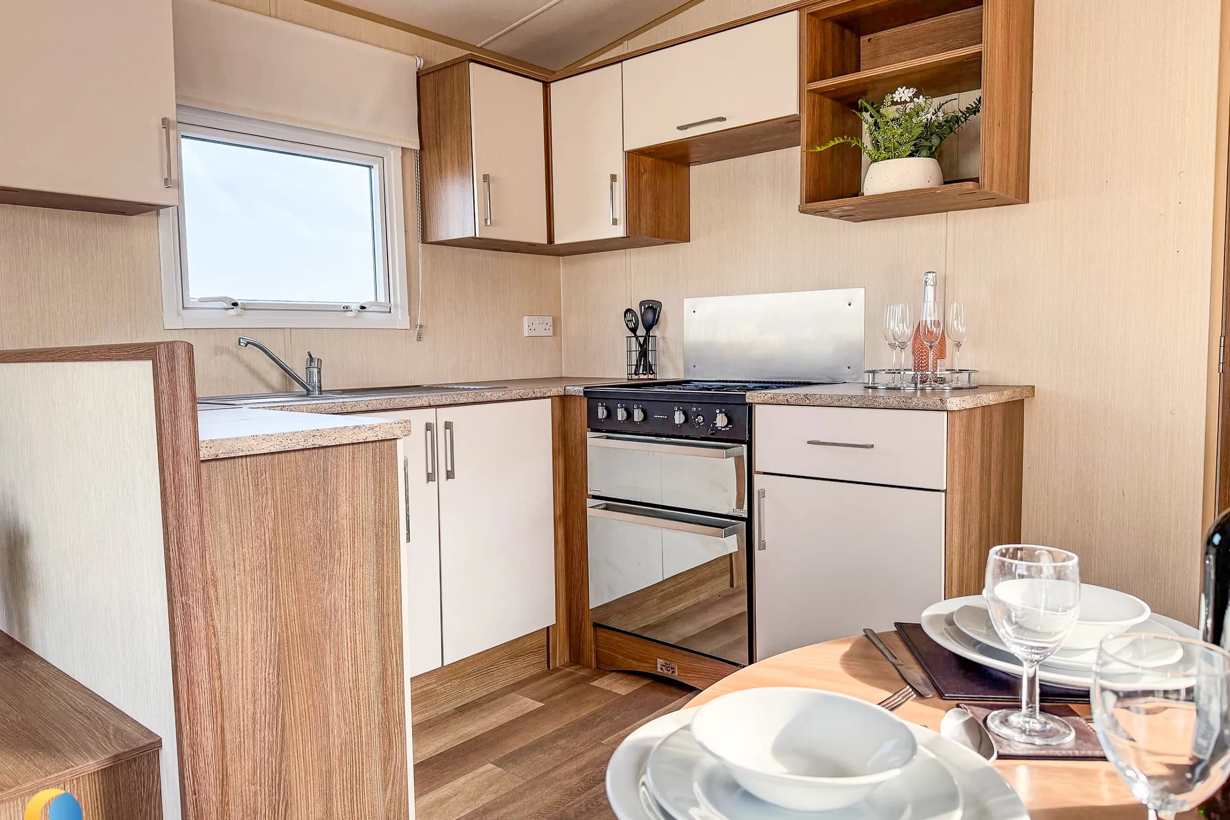 2015 ABI Summerbreeze Fitted Kitchen