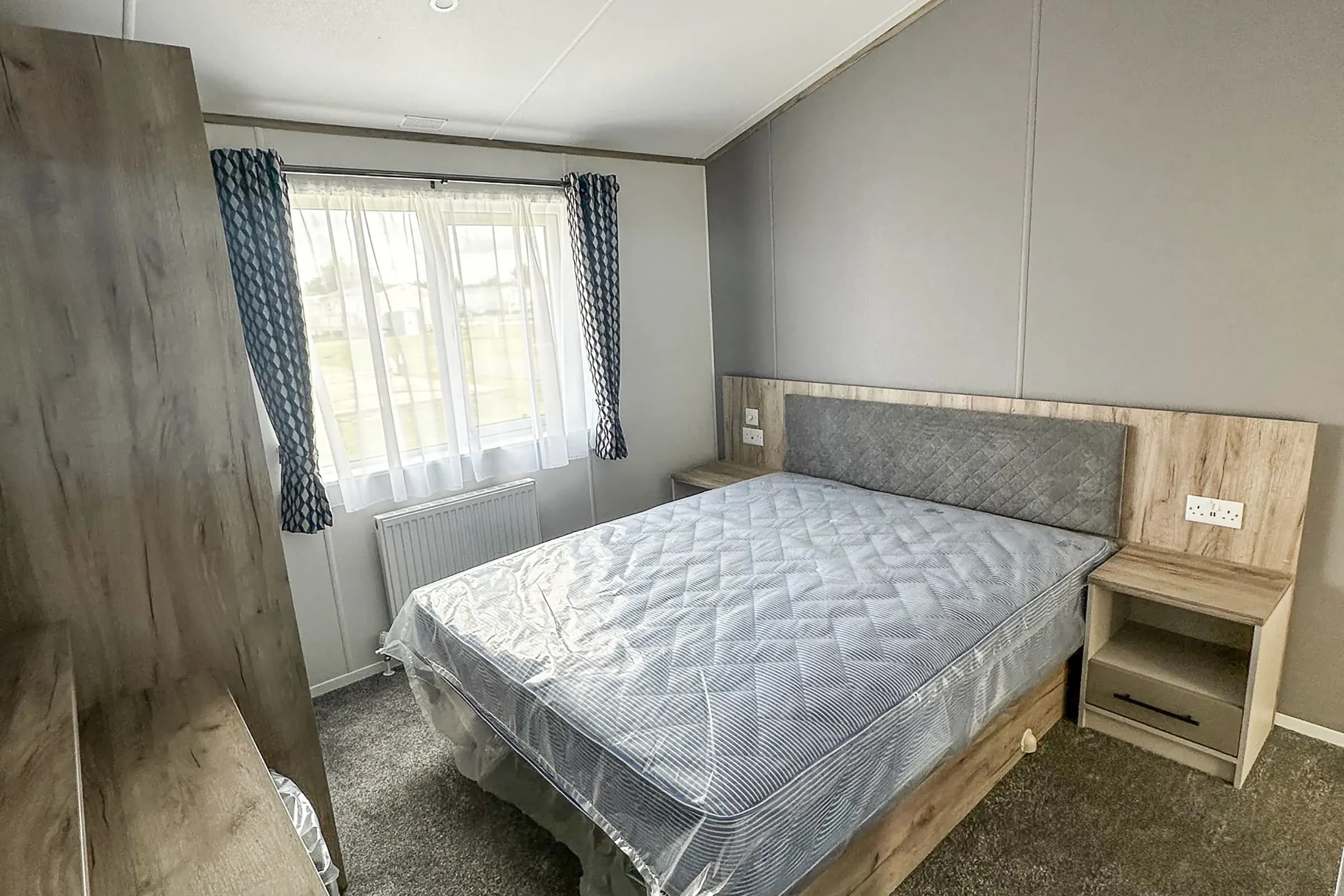 2025 Willerby Mapleton Master Bedroom 