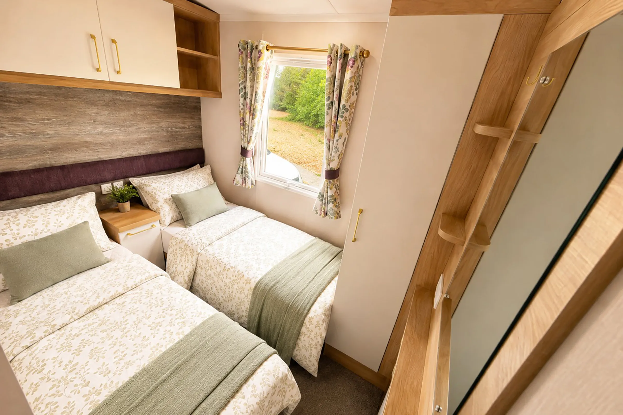 2026 Swift Bordeaux Coastfields Twin Bedroom (U2778)