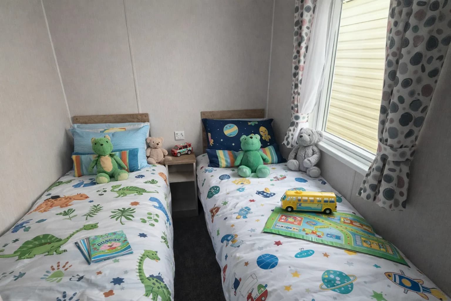 Twin bedroom with two single beds in the 2025 Willerby Malton