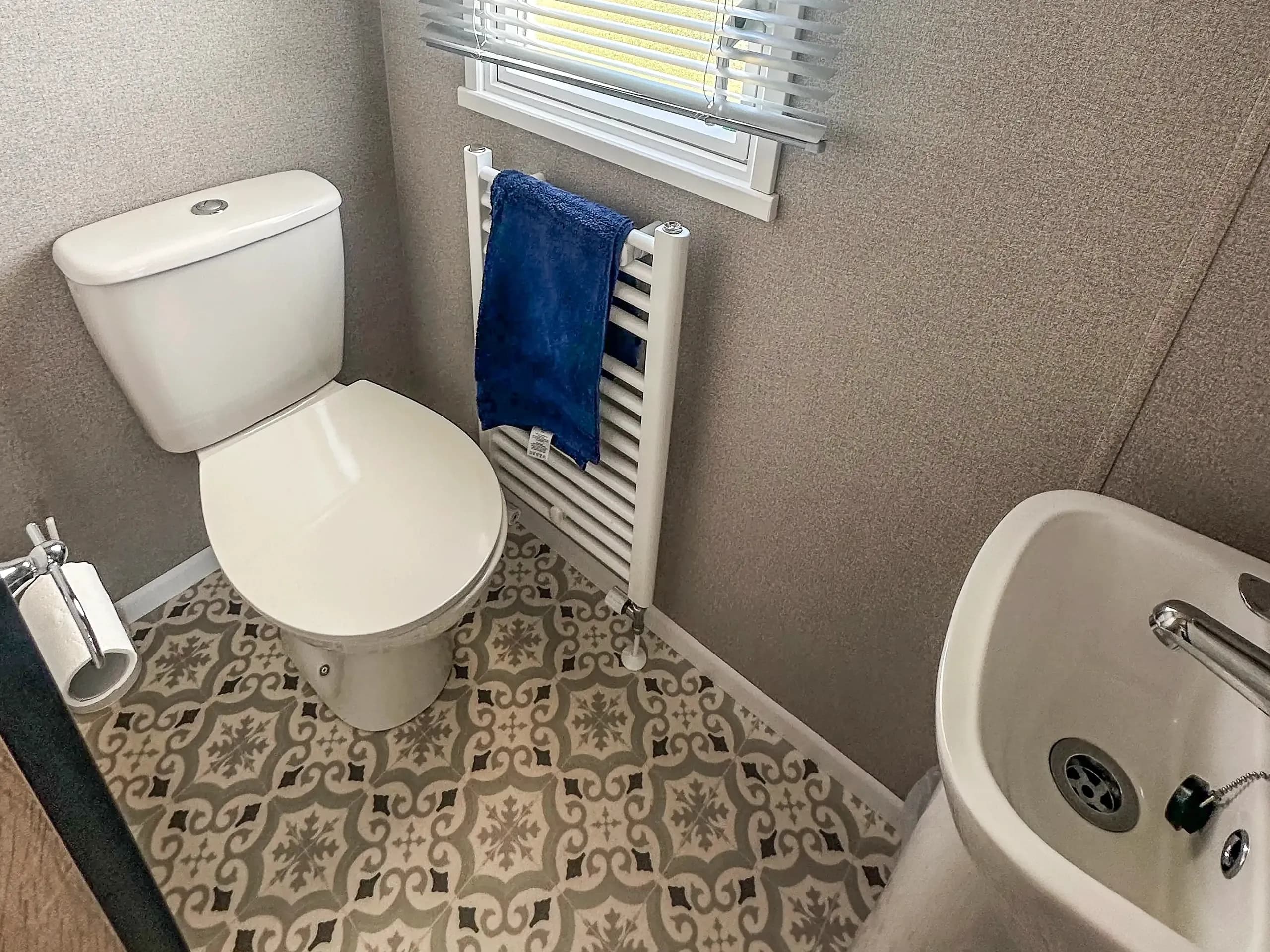 secondary bathroom on this 2026 ABI Seaspray for sale at Coastfields on the Lincolnshire Coast