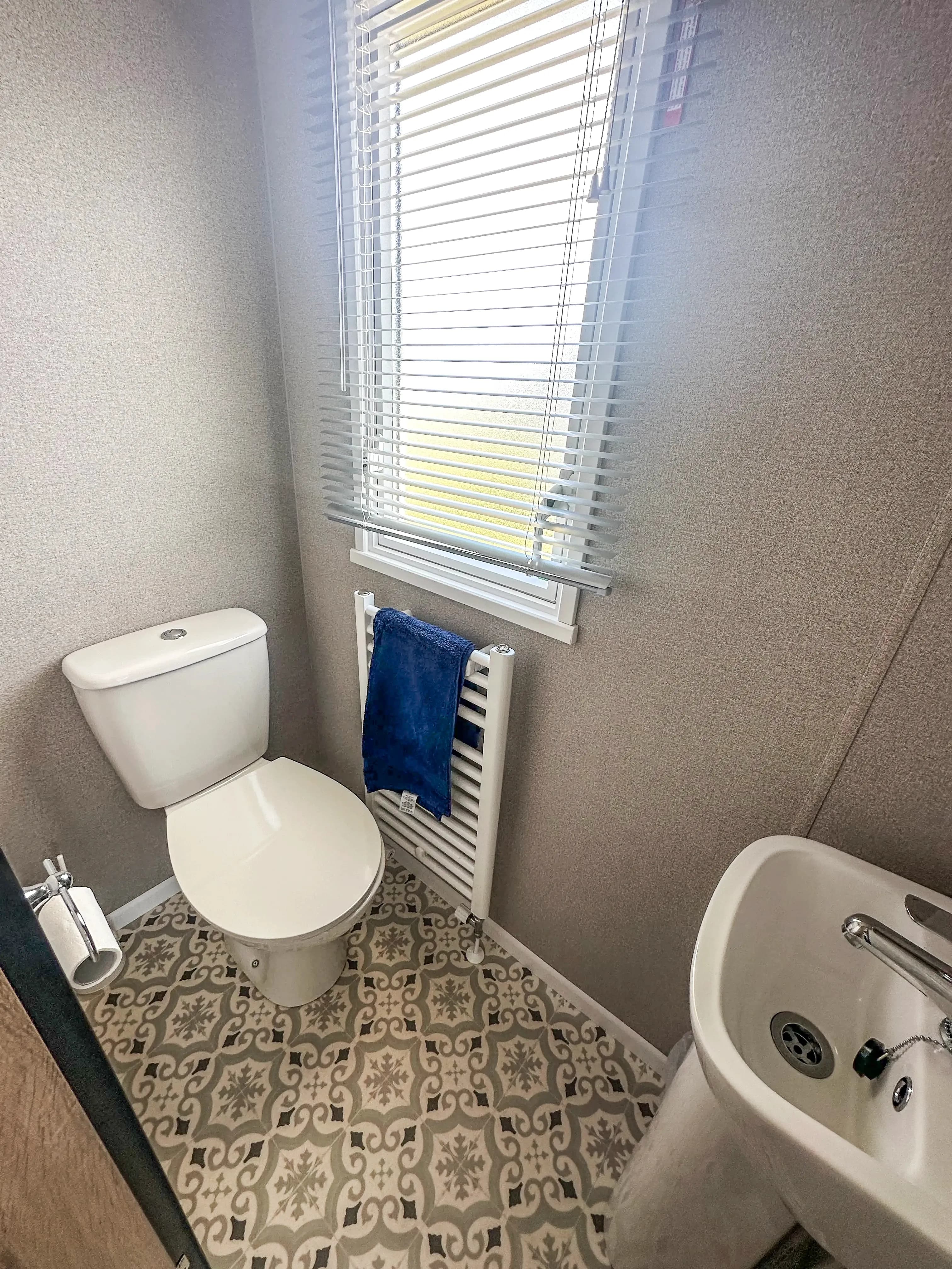 secondary bathroom on this 2026 ABI Seaspray for sale at Coastfields on the Lincolnshire Coast