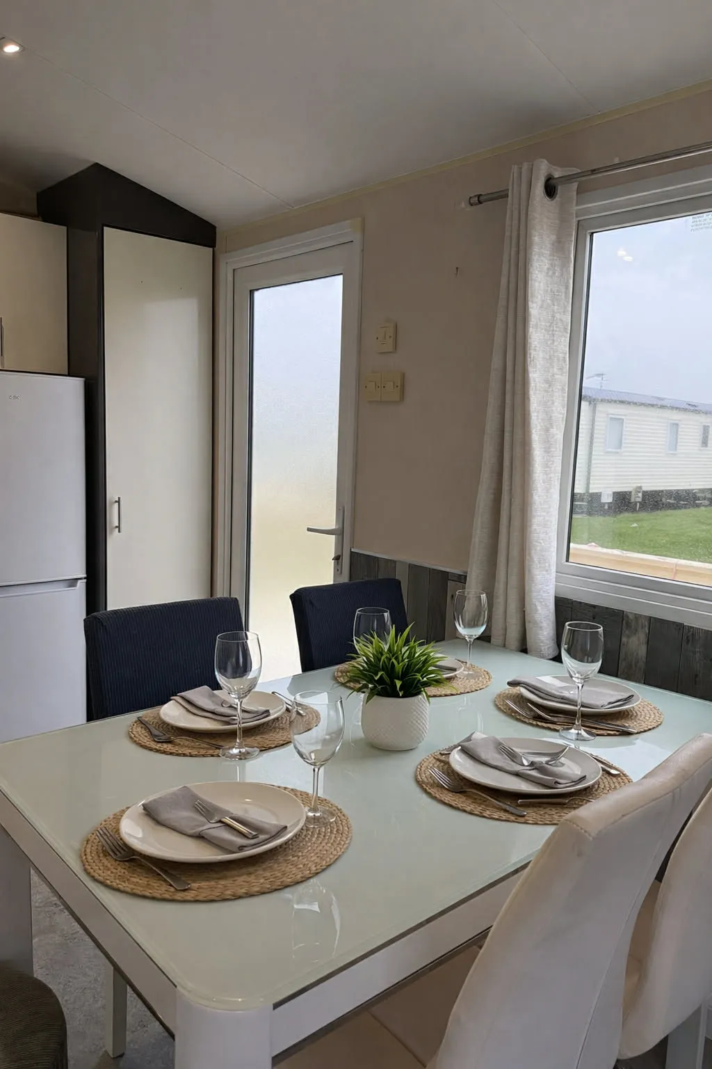 Dining table 