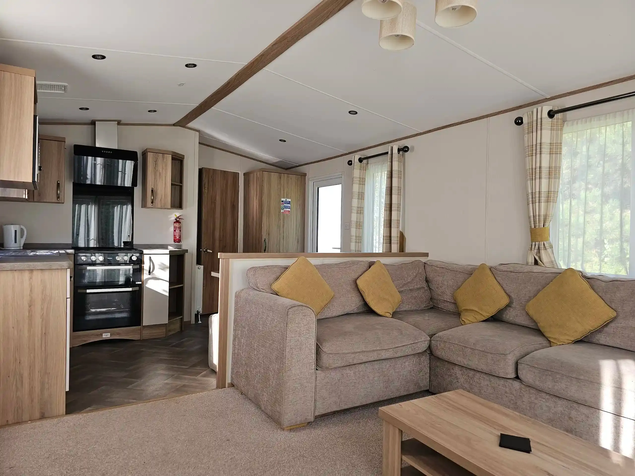 Silver 8 Caravan (LP6322)