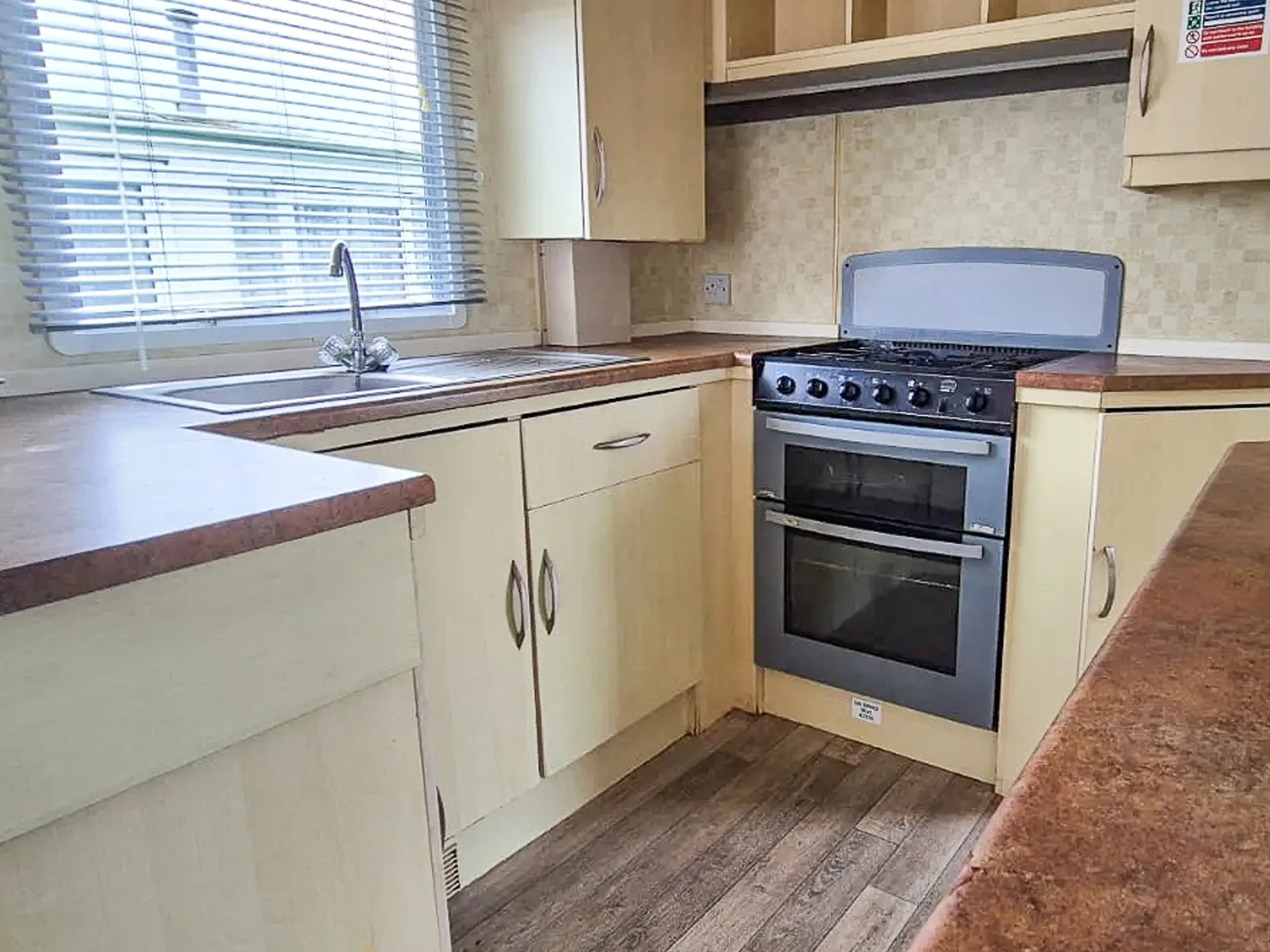 Coastfields 2007 Atlas Oasis fitted kitchen with generous worktop and storage space
