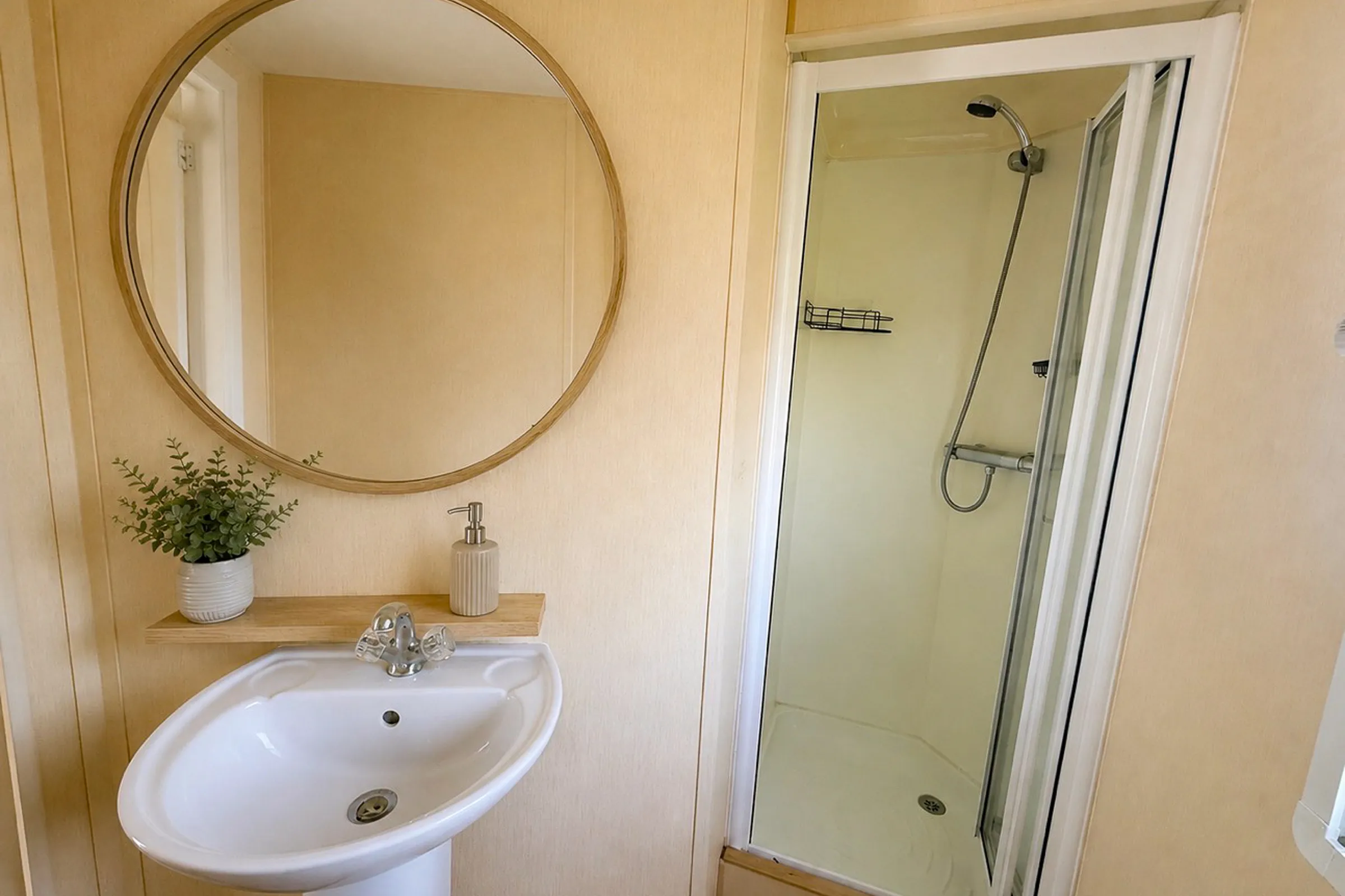 2007 Willerby Herald Coastfields shower room
