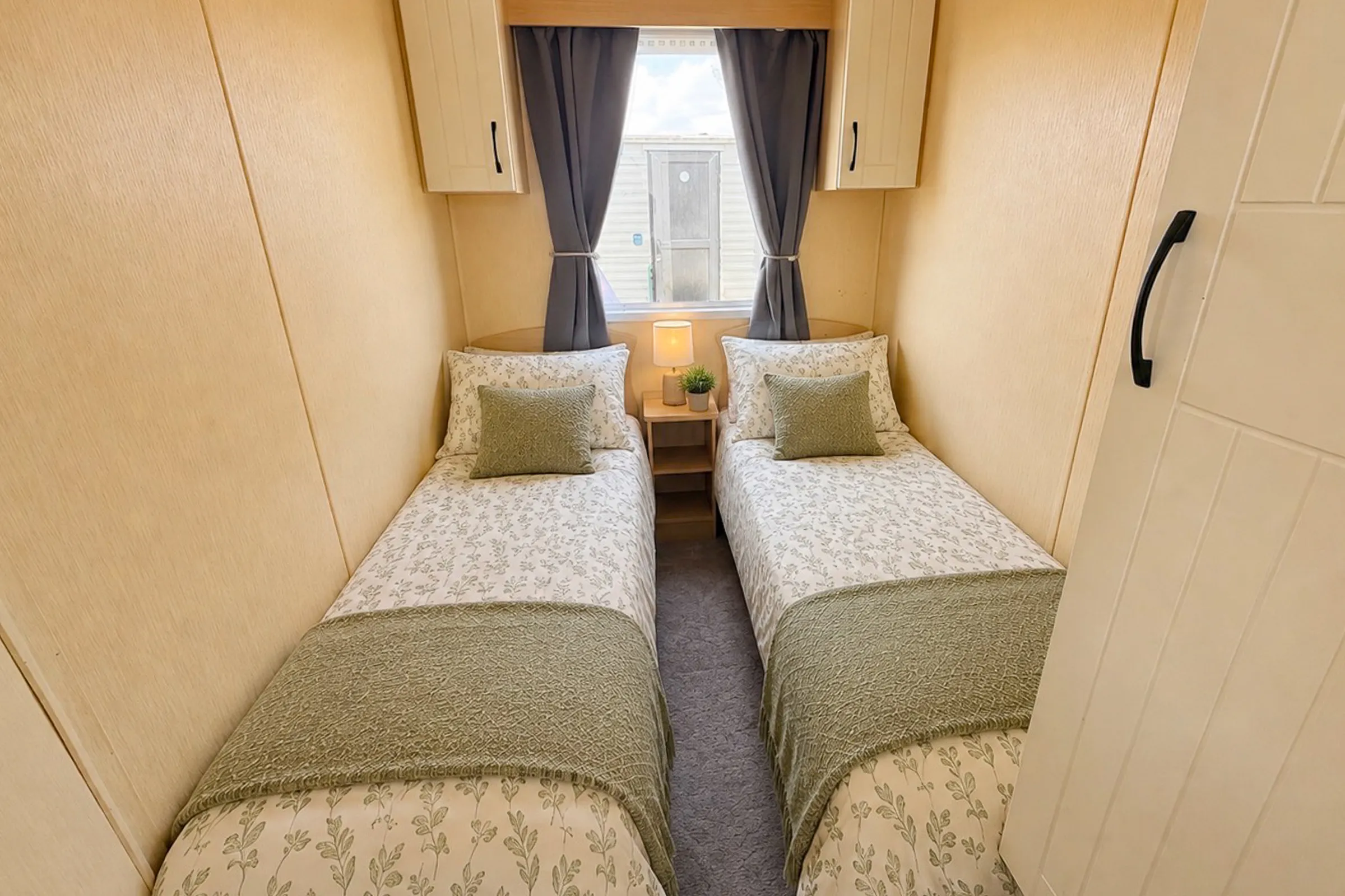 2007 Willerby Herald Coastfields second twin bedroom