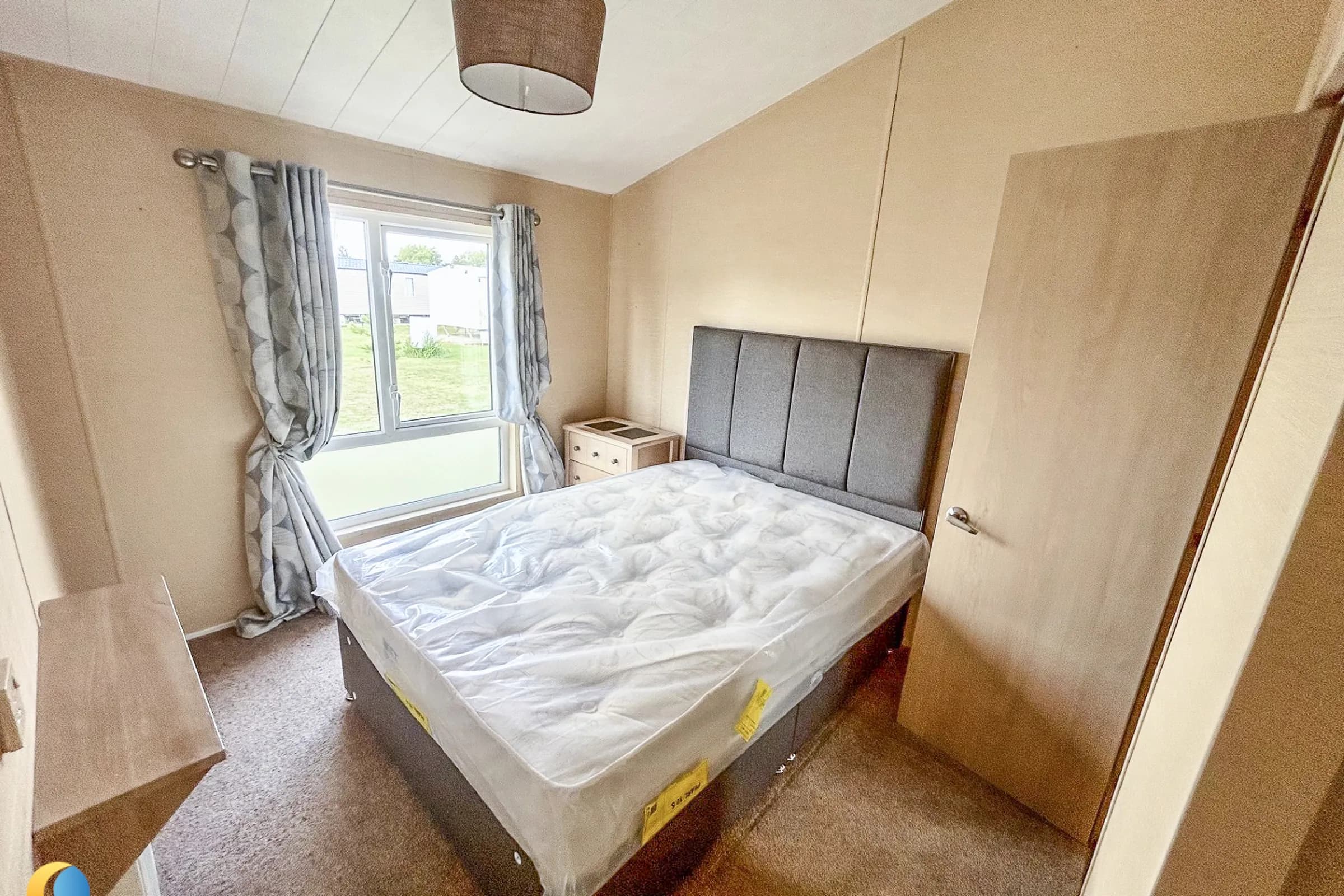 Coastfields 2010 Willerby Boston spacious main bedroom with fitted wardrobes