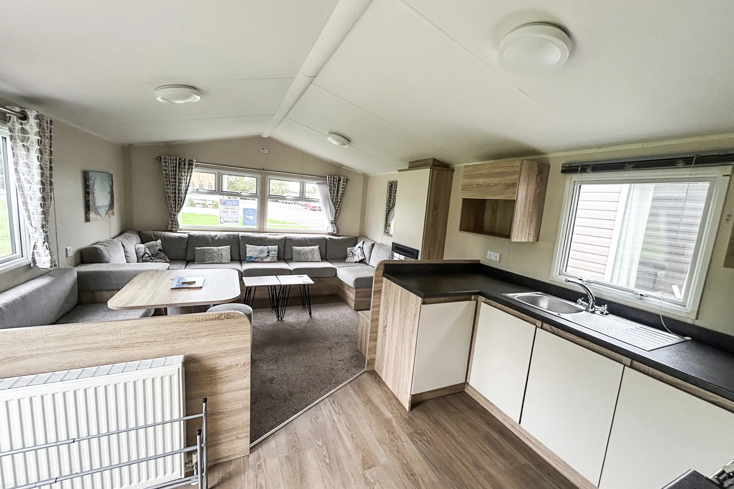 Willerby Lymington Coastfields kitchen and dining area