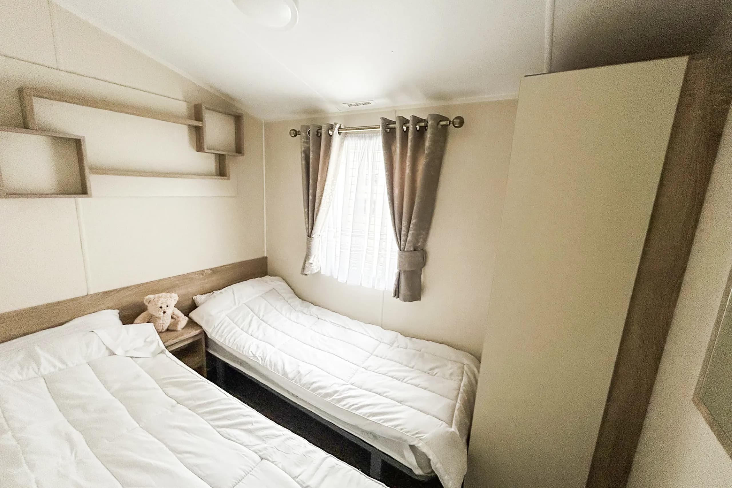 Willerby Lymington Coastfields twin bedroom