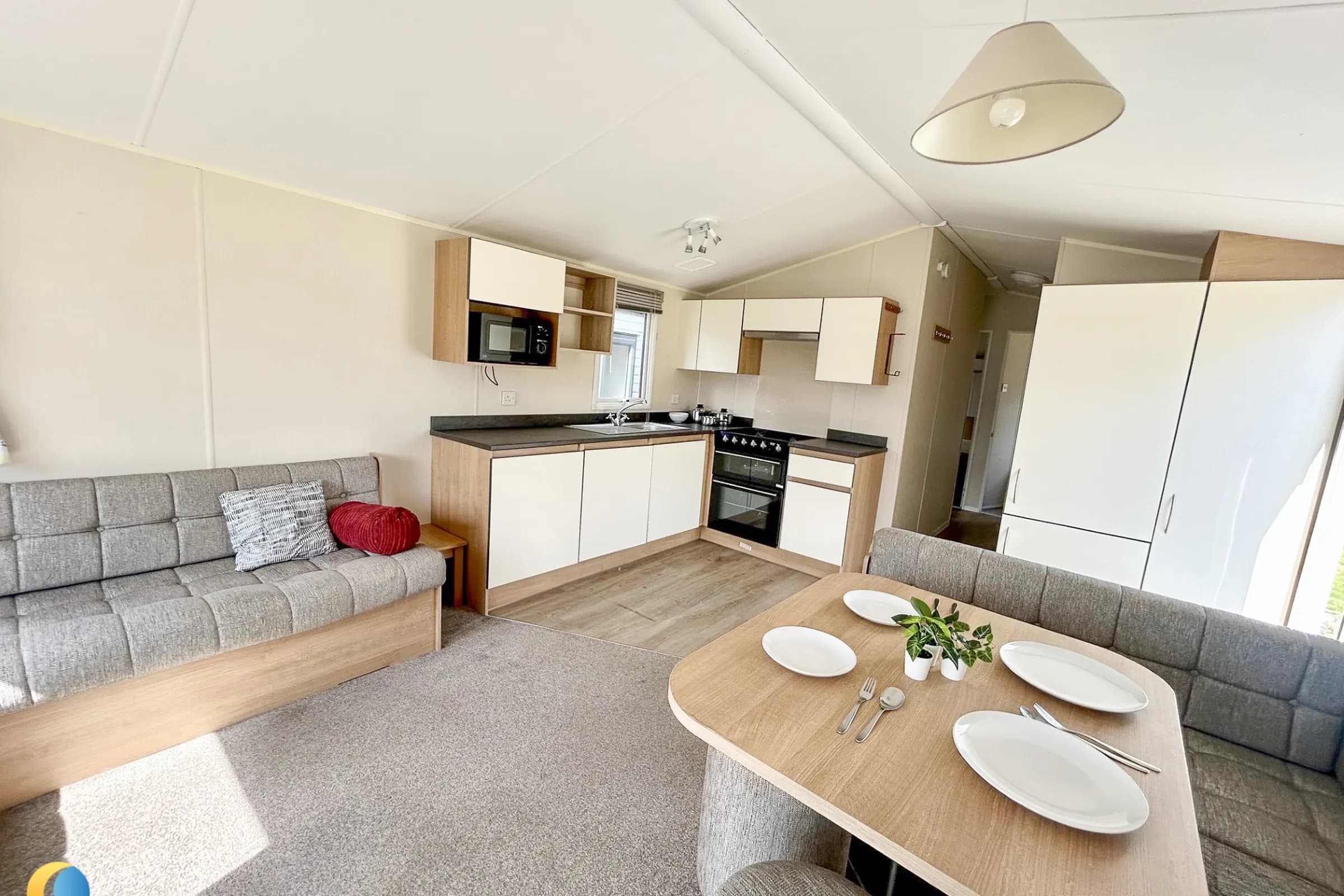 Coastfields 2018 Willerby Mistral lounge and fitted kitchen