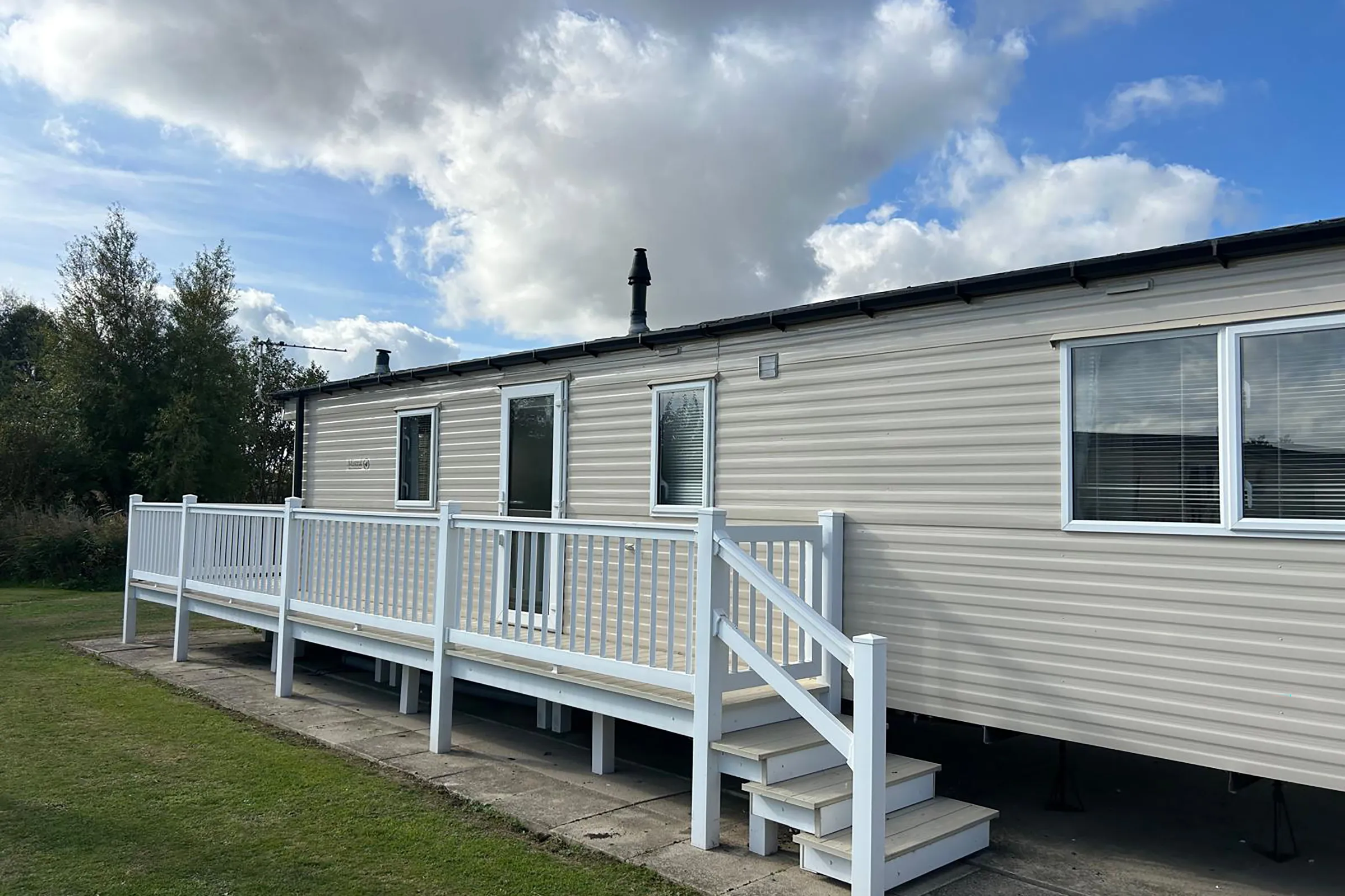 2018 Willerby Mistral Coastfields exterior with decking