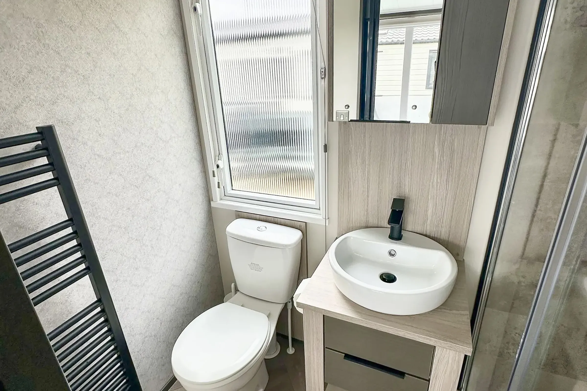 Coastfields 2023 Victory Lakewood Lodge bathroom