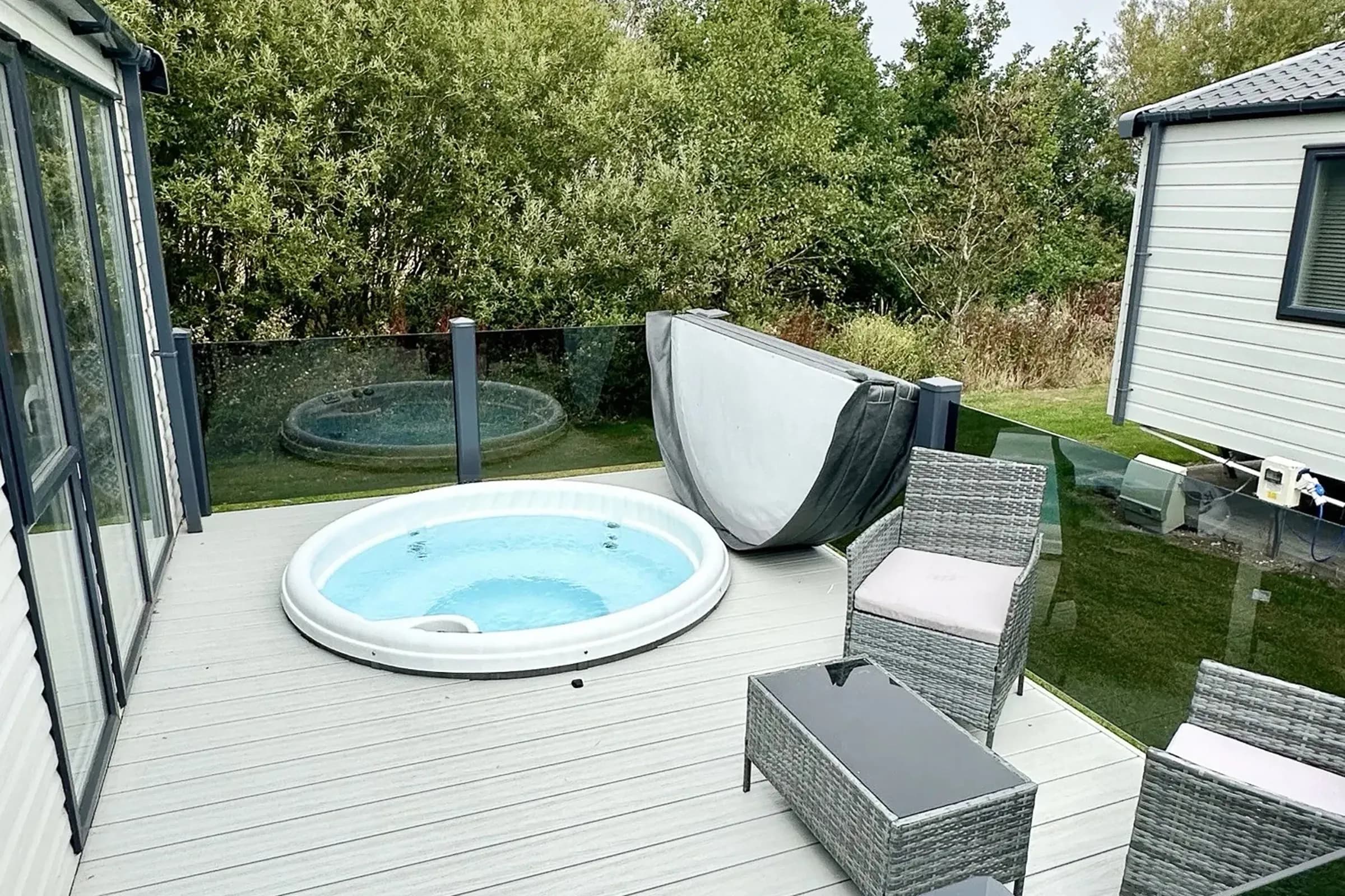 Coastfields 2023 Victory Lakewood Lodge private hot tub and decking