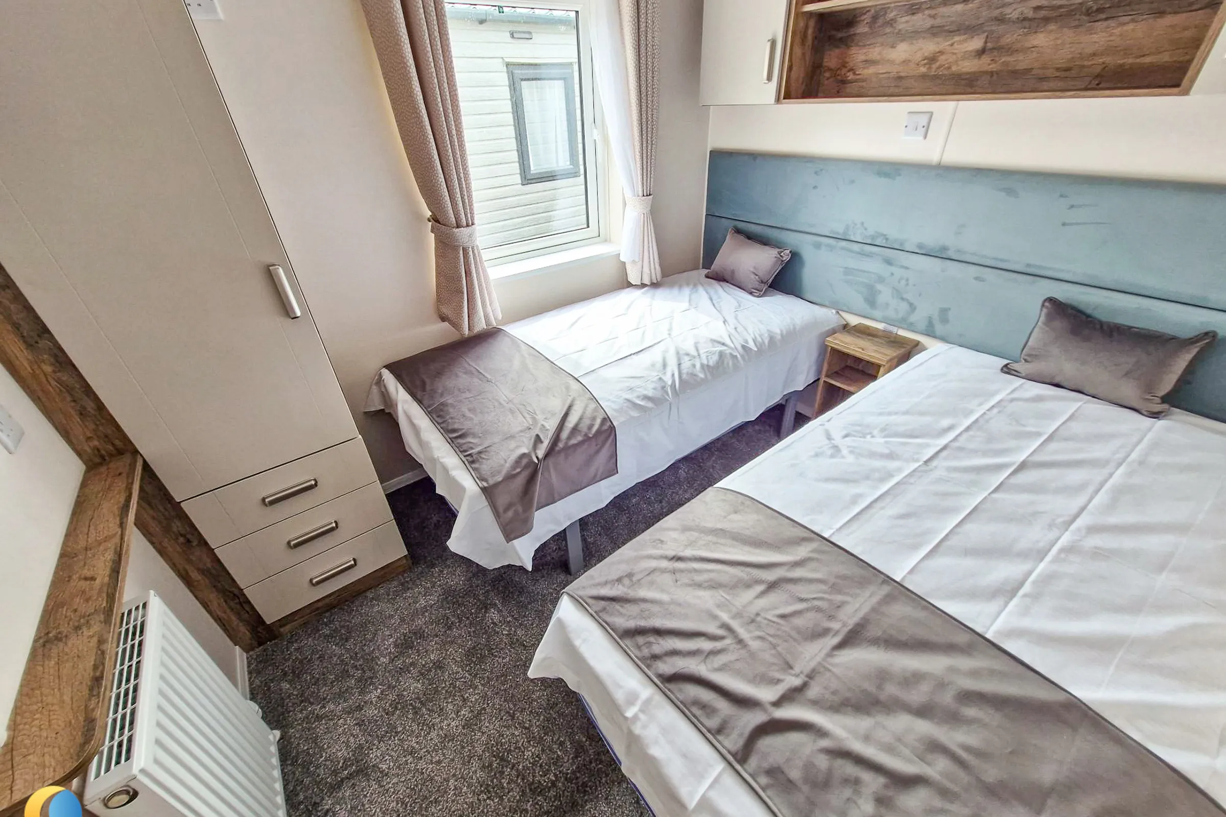 Coastfields 2025 Willerby Sheraton Elite twin bedroom with full-size single beds