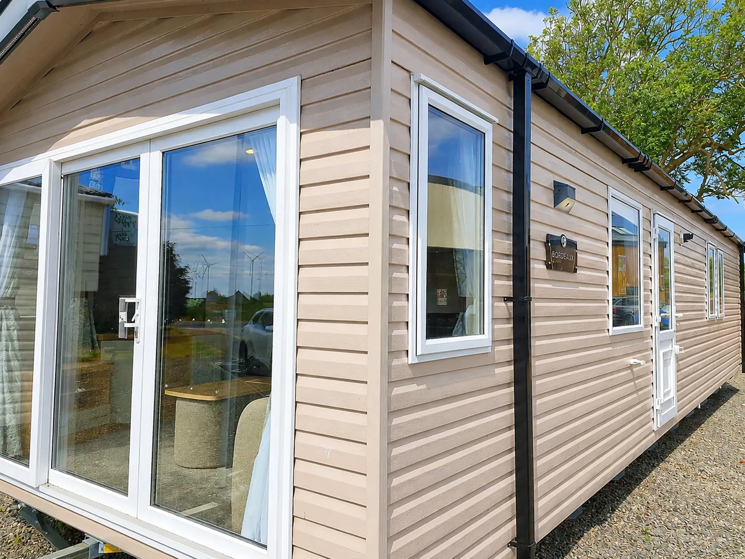 Coatfields 2026 Swift Bordeaux exterior
