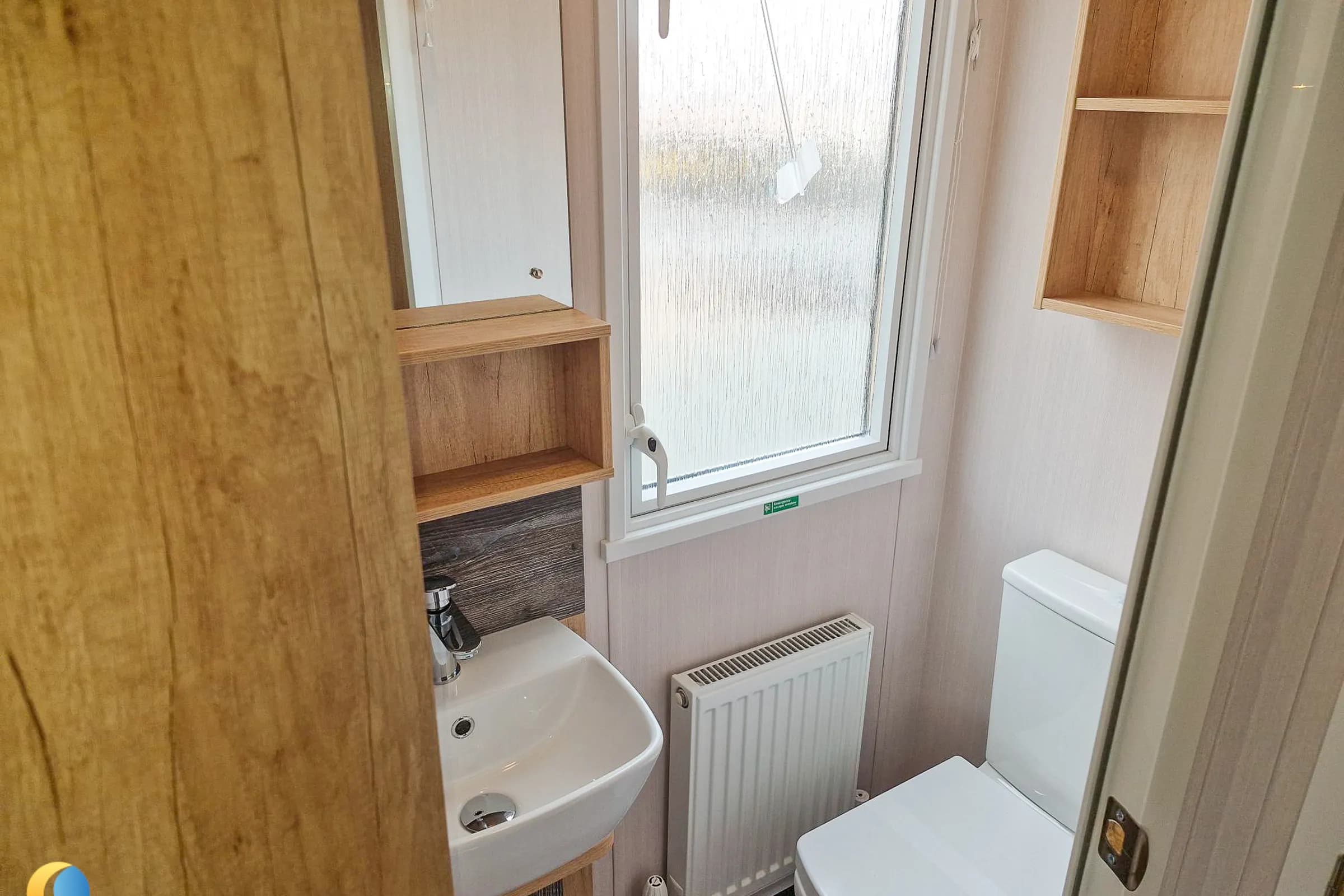 Coastfields 2026 Swift Bordeaux main bedroom en-suite bathroom
