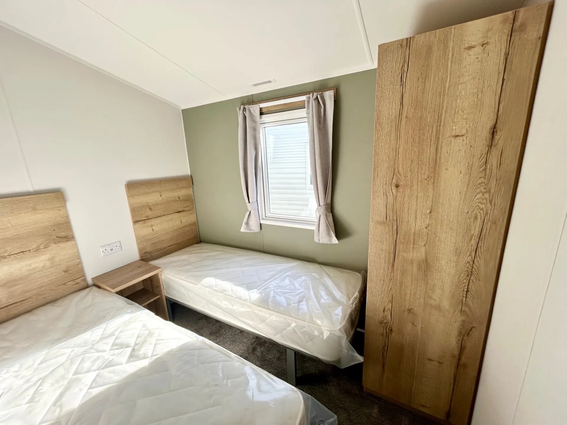 Ellerton twin room