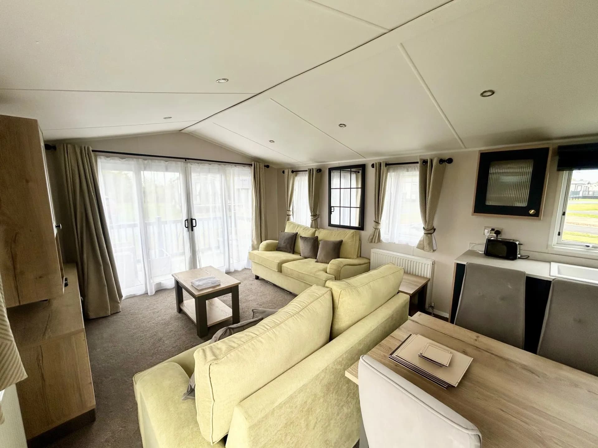 Luxury open-plan lounge in the 2023 Willerby Gainsborough