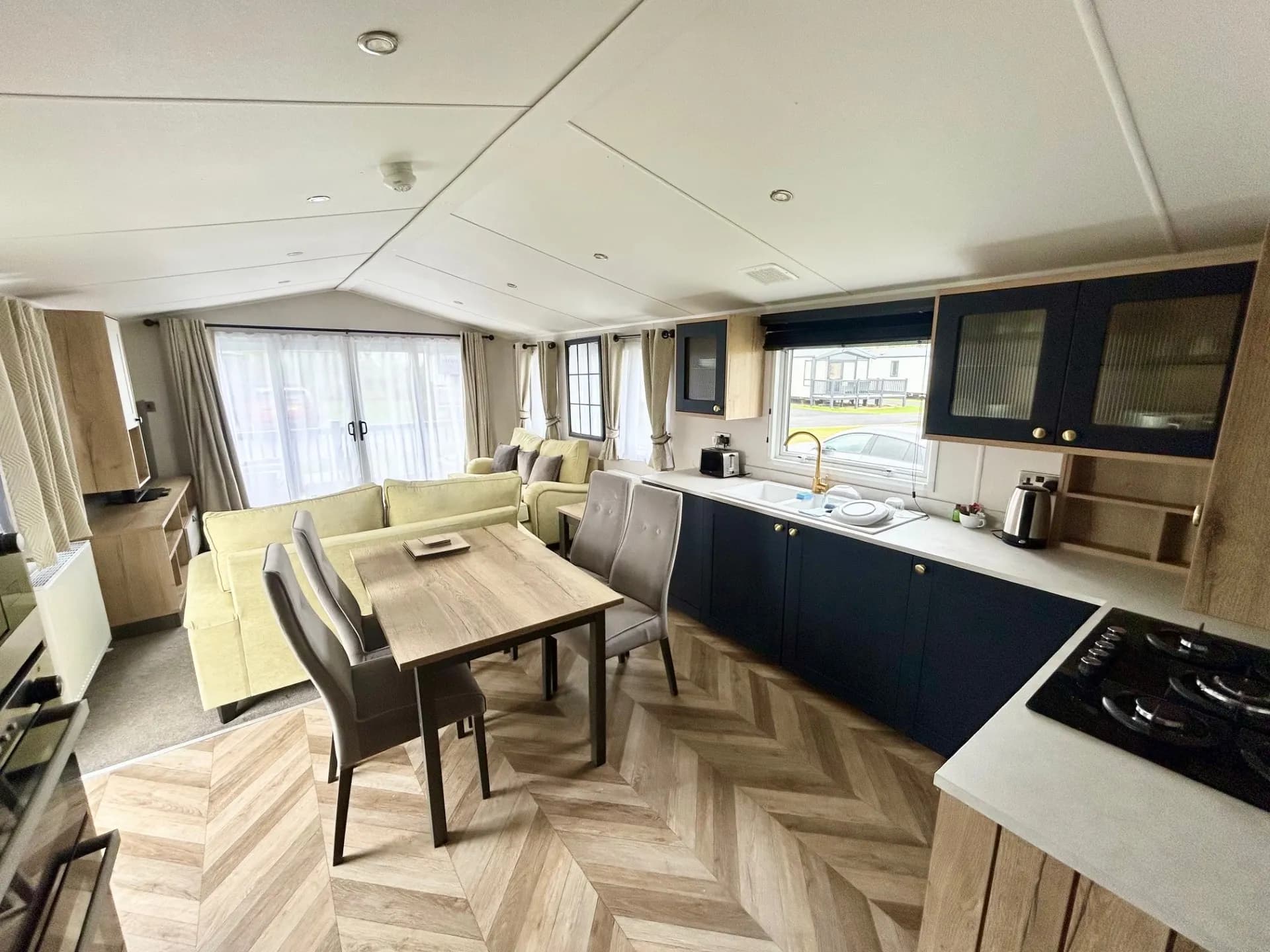 Freestanding lounge and dining area in the 2023 Willerby Gainsborough